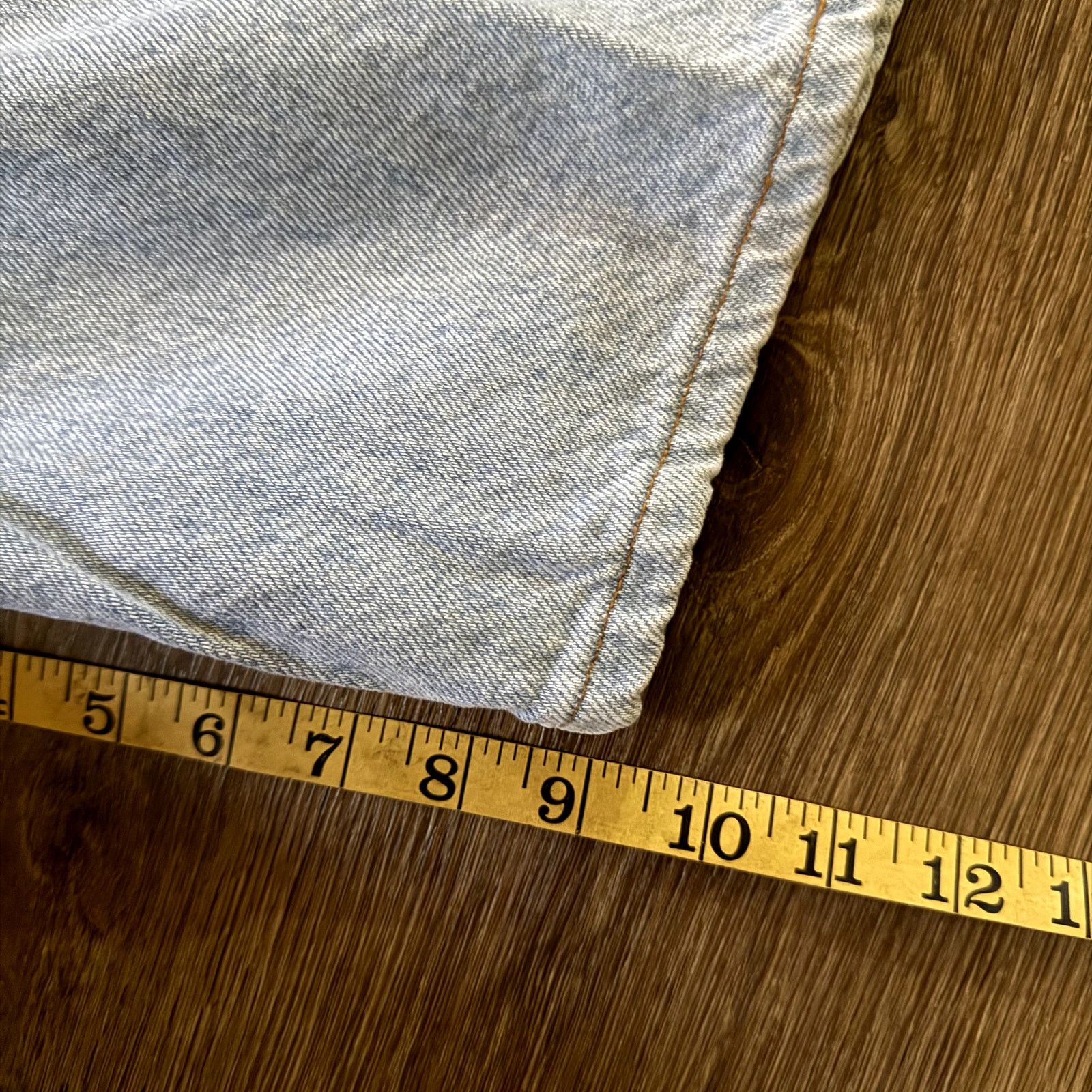 Vintage Light Wash 90s Long Denim Shorts Size 28" / US 6 / IT 42 - 4 Thumbnail