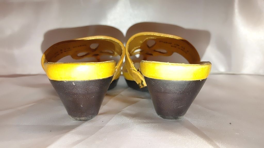 Cole Haan Cole Haan Larissa Patent Leather Thong Sandals Size 5.5 Size US 5.5 / IT 35.5 - 8 Thumbnail
