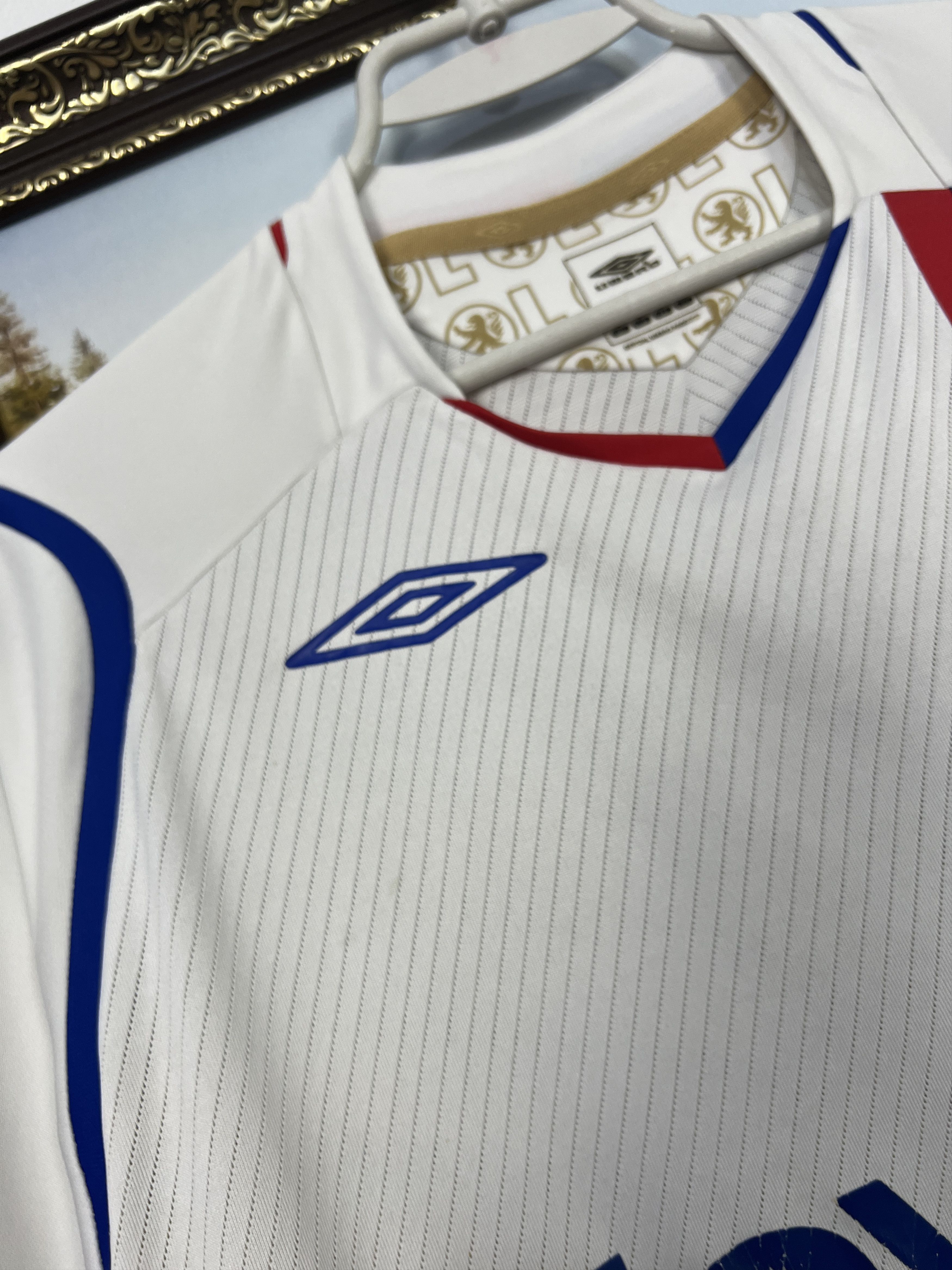 Umbro Olympique Lyonnais Home football shirt 2006 Soccer Umbro Size US L / EU 52-54 / 3 - 5 Thumbnail
