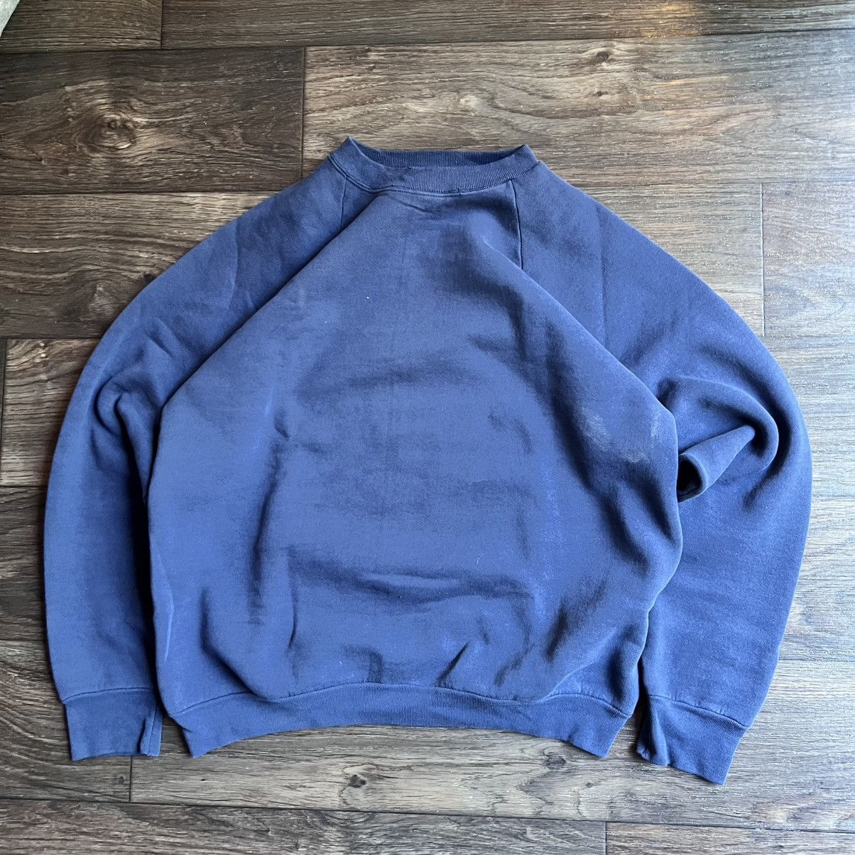 Fruit Of The Loom Sunfaded Blue Raglan Crewneck 1990s Trashed/Stains Size US XL / EU 56 / 4 - 1 Thumbnail