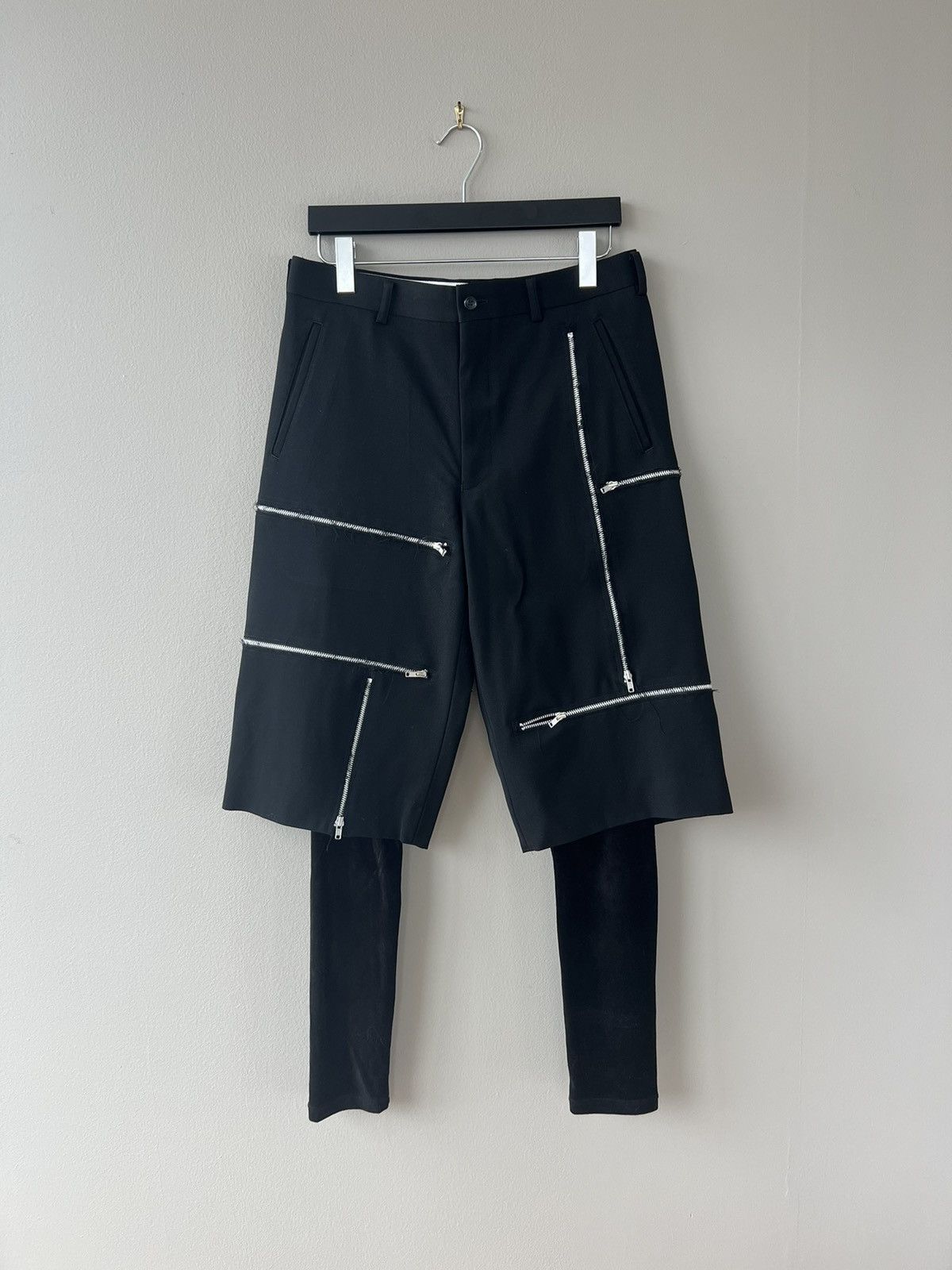 image of Comme Des Garcons Homme Plus Aw19 Zipped Distressed Shorts in Black, Men's (Size 32)