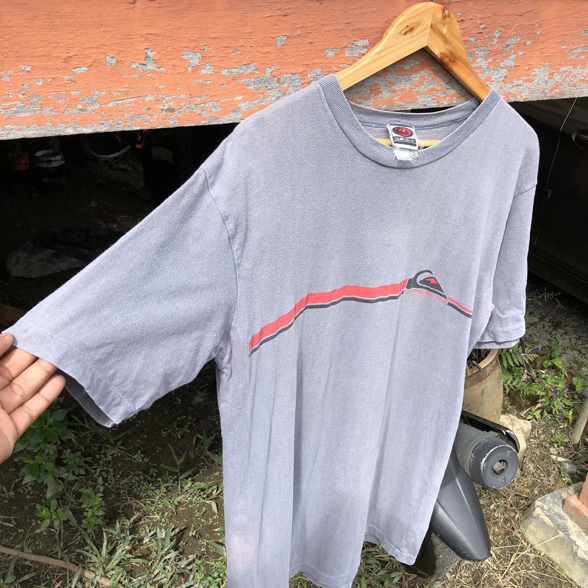 Quiksilver Vintage 90s Quiksilver Surf Tshirt Made in Japan Size US L / EU 52-54 / 3 - 7 Thumbnail