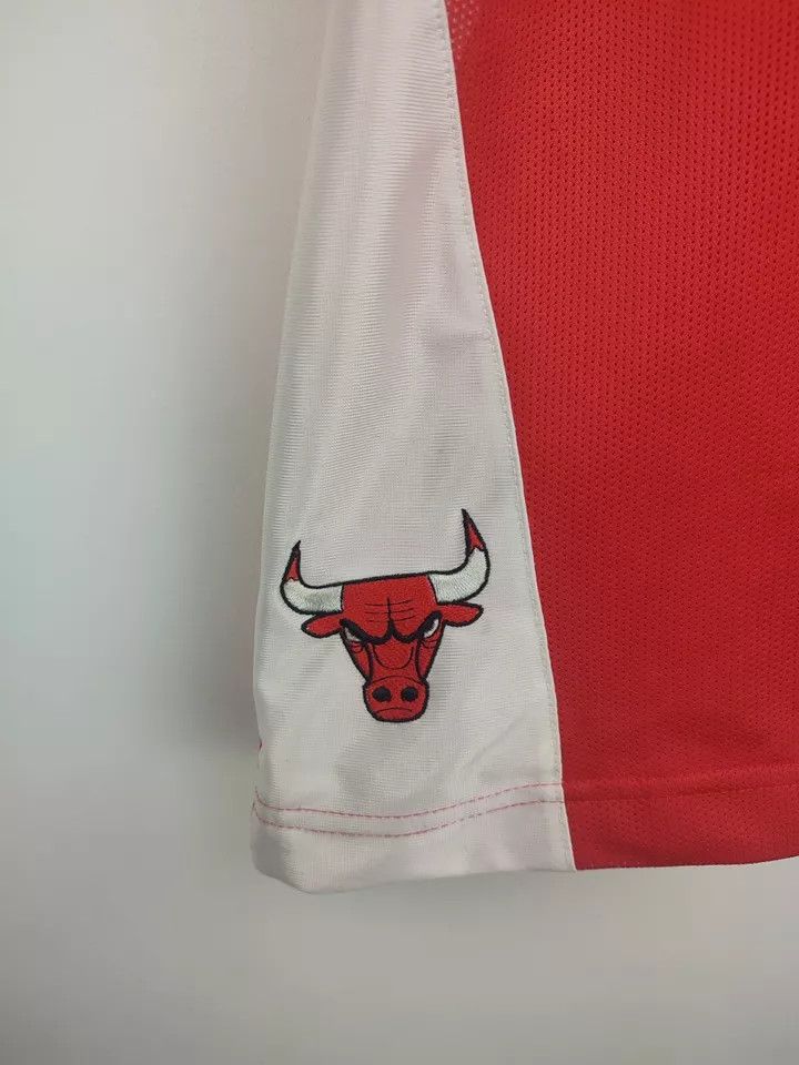 NBA × Vintage Rare Vintage NBA CHAMPION CHICAGO BULLS Basketball Jerseys Size US XL / EU 56 / 4 - 8 Thumbnail