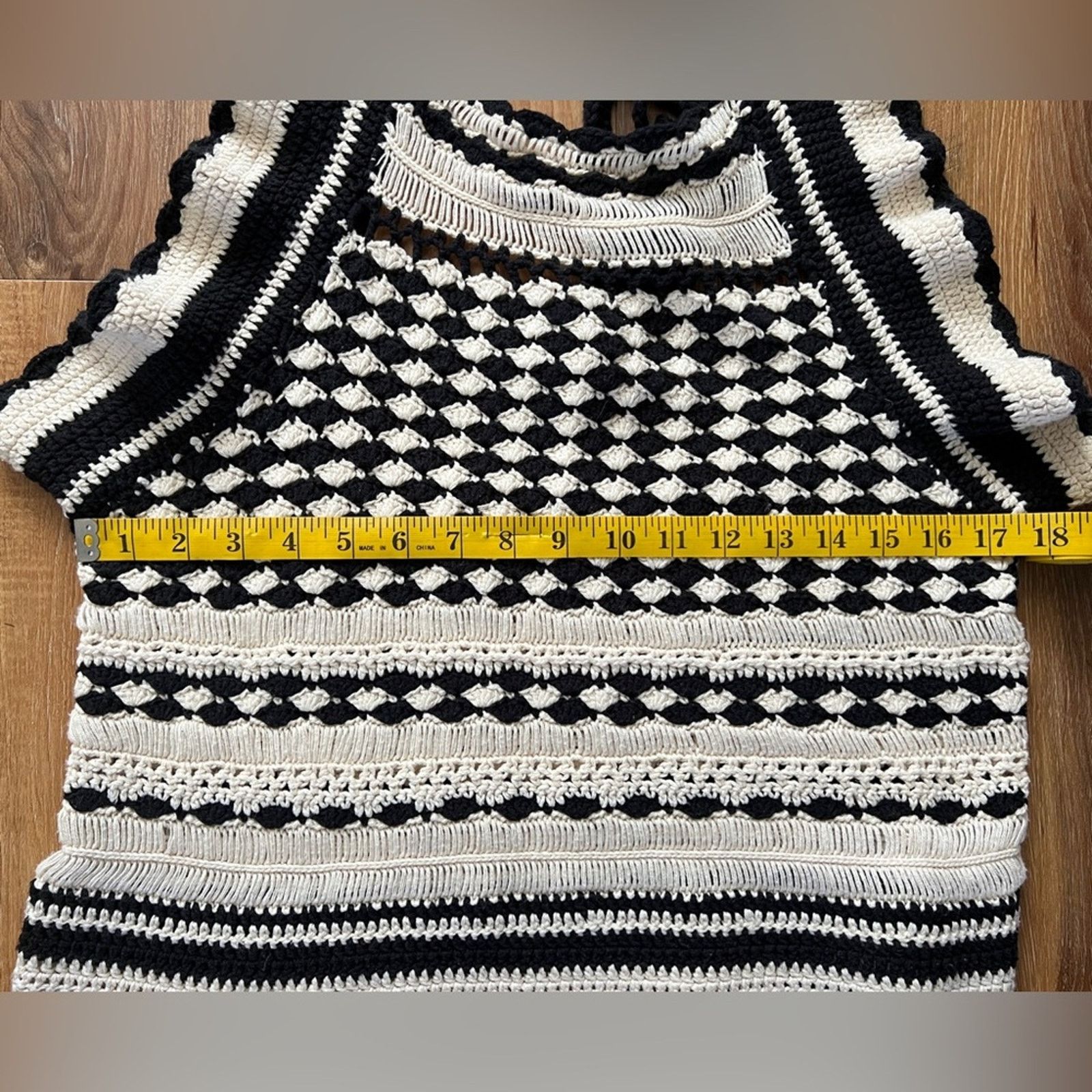 Forever 21 Forever 21 Black White Crochet Knit Striped Tank Top EUC Size XL / US 12-14 / IT 48-50 - 5 Thumbnail