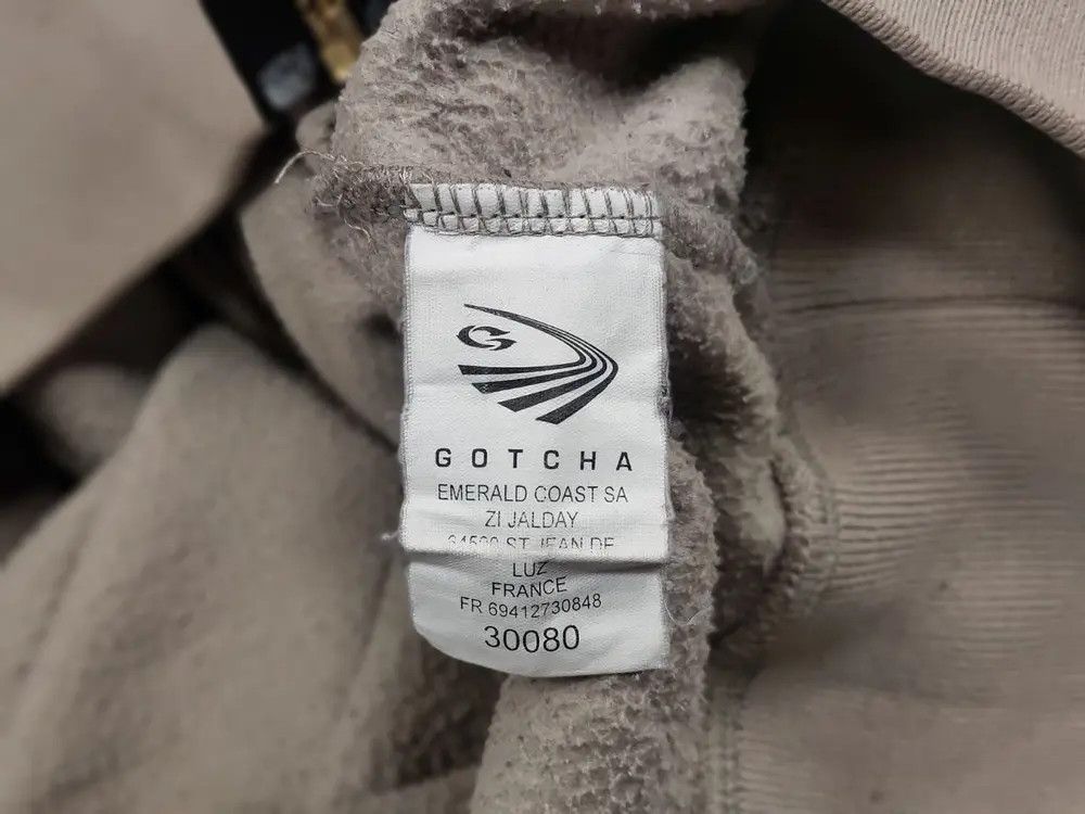 Gotcha Vintage 90's Gotcha Beige Fleece Zip Logo Pocket Hoodie Size US L / EU 52-54 / 3 - 9 Thumbnail
