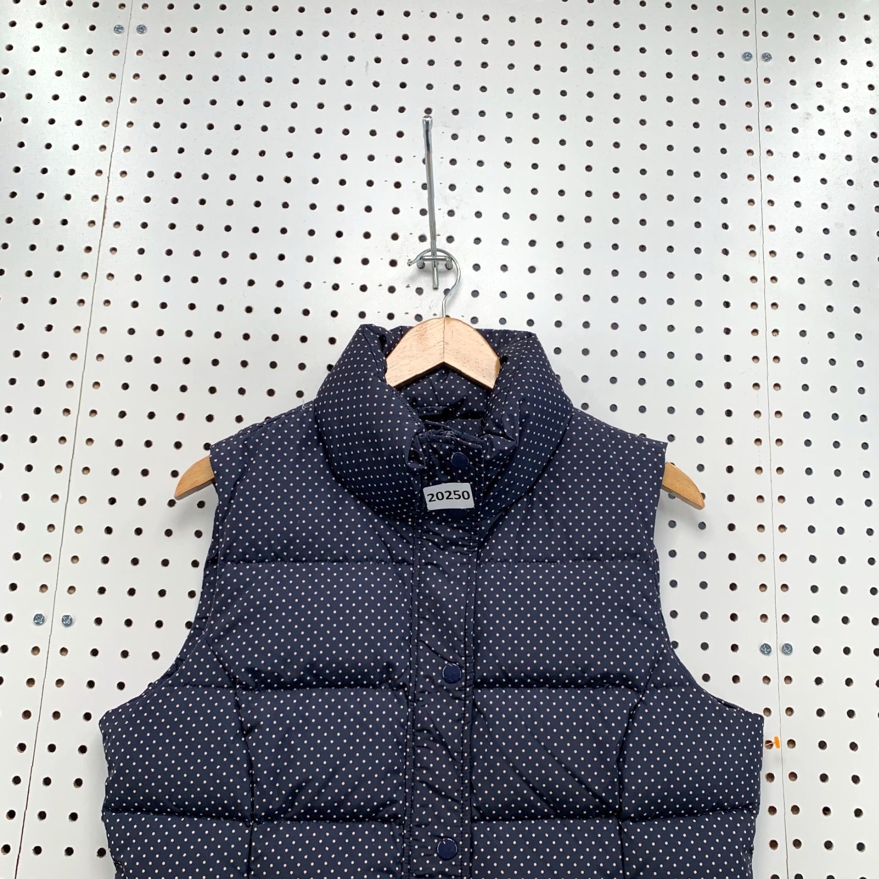 Vintage GH Bass Down Vest Womens M Polka Dot Sleeveless Puffer Jacket Medium Blue Vest Womens M Polka Dot Puffer Jacket Down Vest 20.5x25 Size M / US 6-8 / IT 42-44 - 2 Thumbnail