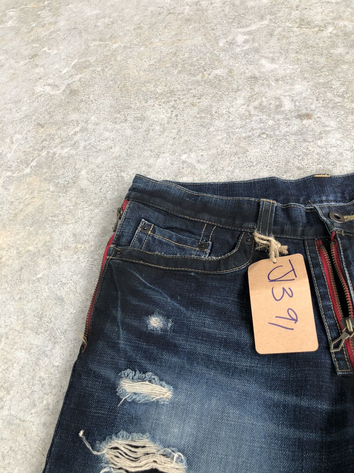 Le Grande Bleu (L.G.B.) Maniac Distressed Jeans Size US 33 - 14 Thumbnail