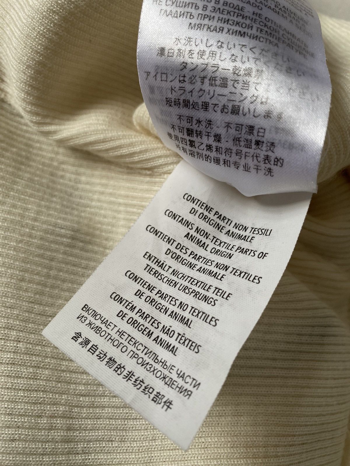 Alexander McQueen Alexander McQueen Ruffled-Trim Wool Henley Top Size L / US 10 / IT 46 - 4 Thumbnail