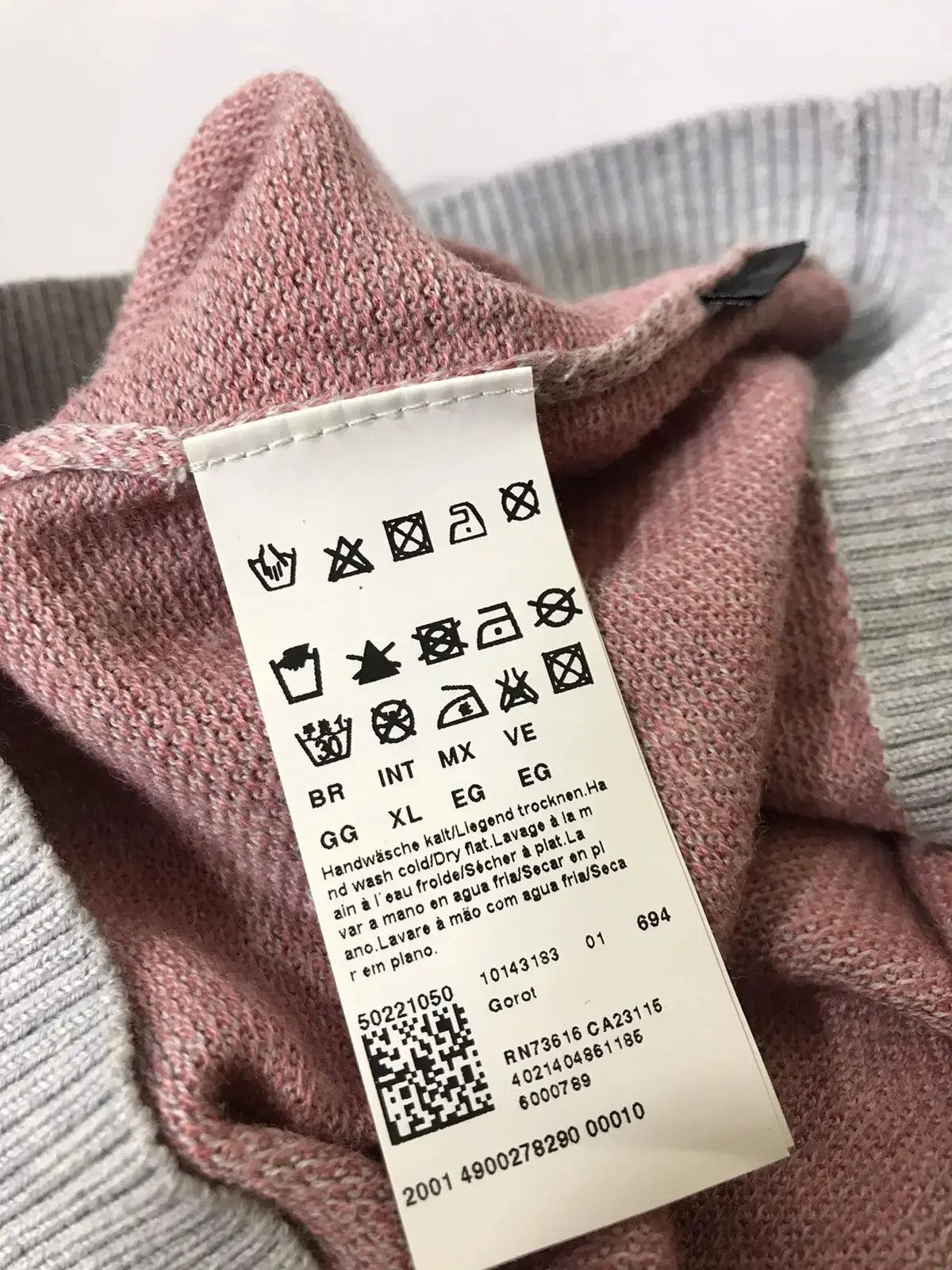 Designer × Hugo Boss Hugo Boss men’s wool v-neck jumper Size US L / EU 52-54 / 3 - 6 Thumbnail