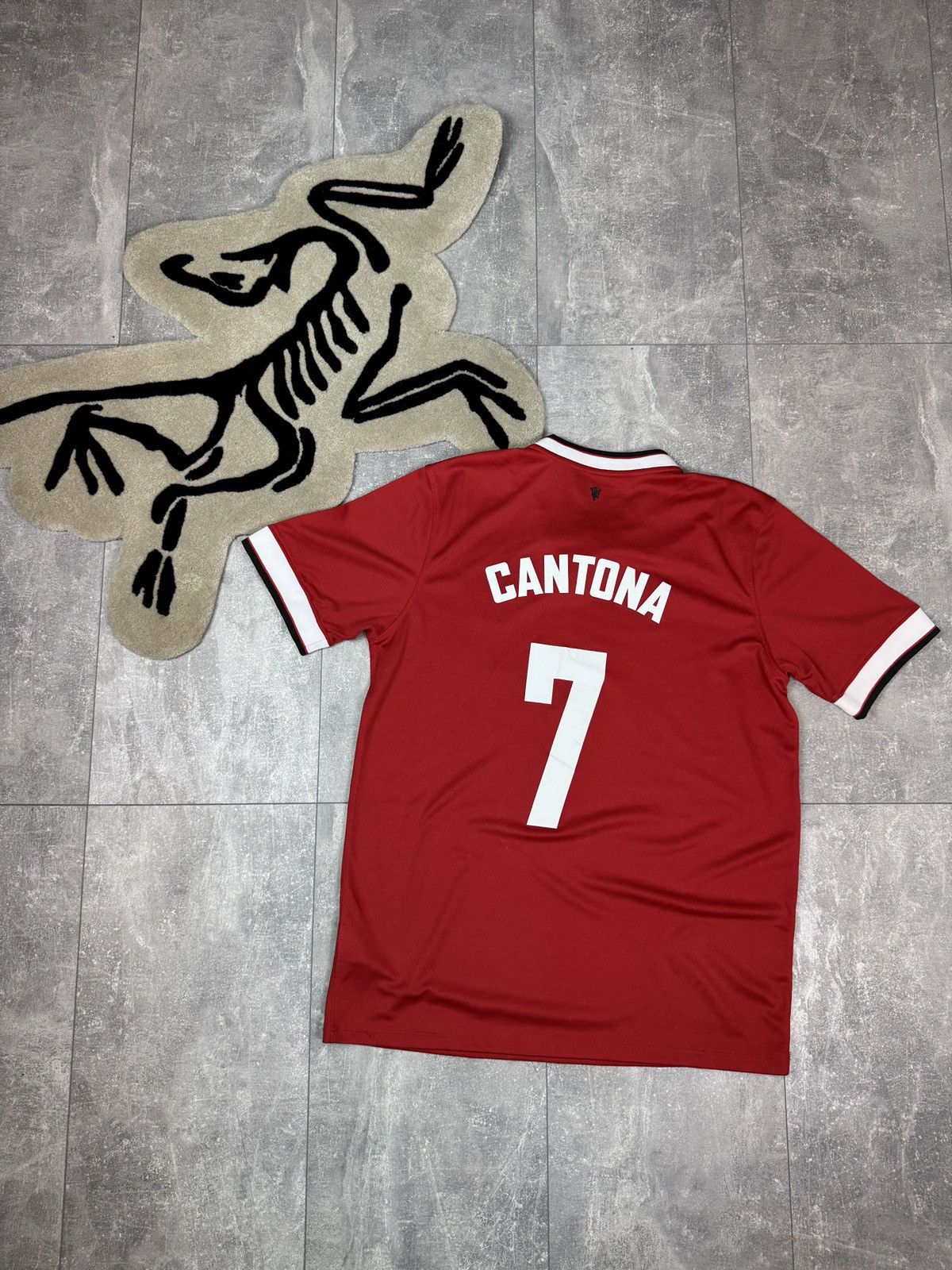 Vintage Mens Vintage Nike Manchester United Cantona 7 T-shirt jersey Size US XL / EU 56 / 4 - 1 Thumbnail