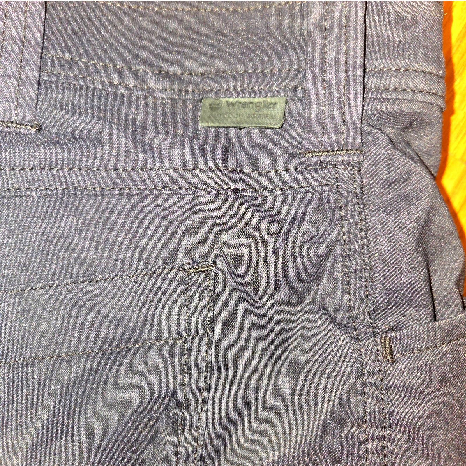 Wrangler Wrangler Black Cargo Pants - Men's 40x30 - Great! Size US 40 / EU 56 - 4 Thumbnail
