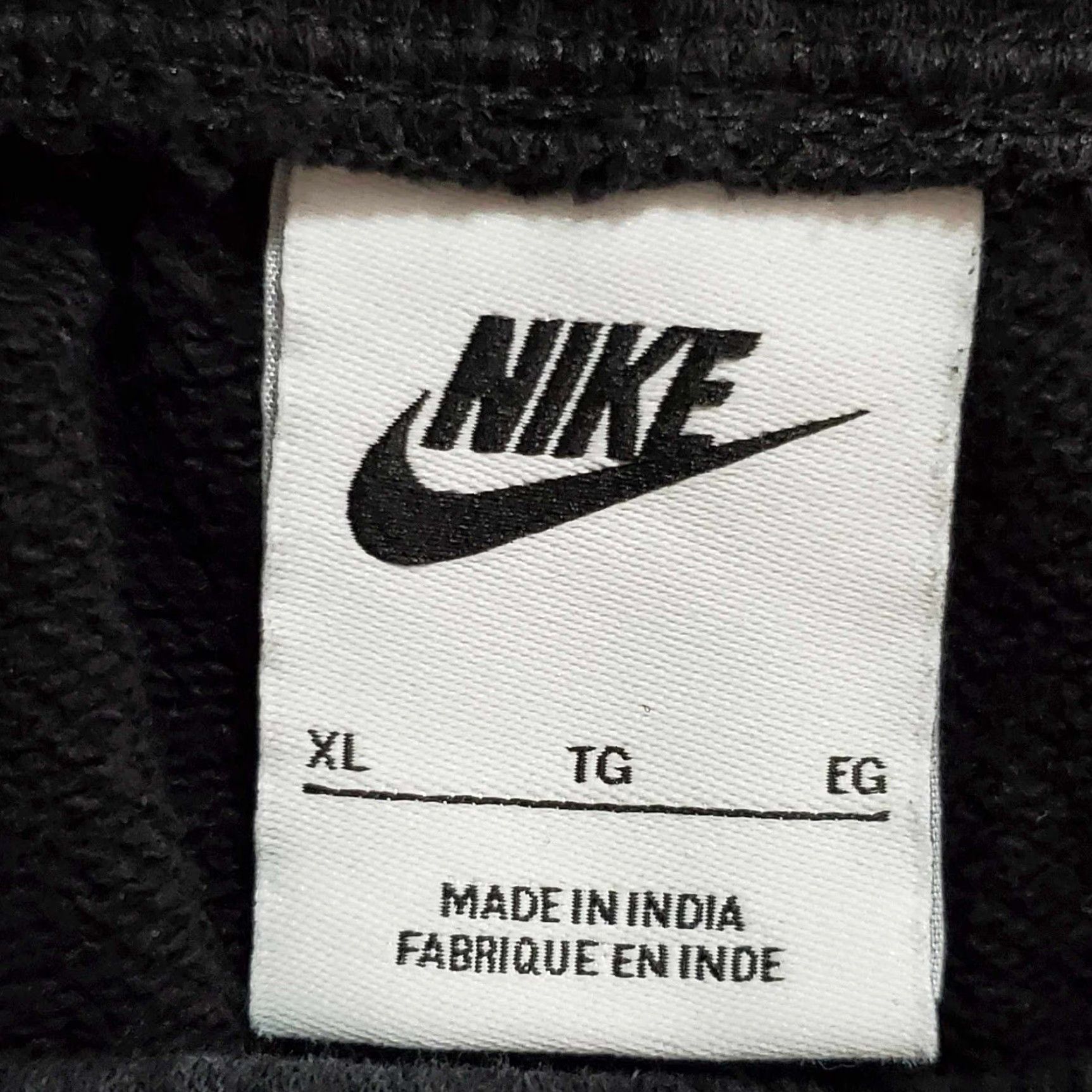 Nike VINTAGE NIKE Sportswear Joggers Sweatpants XL Tall Black / White Logo Nike Sweatpants Size 40" / US 18 - 3 Thumbnail