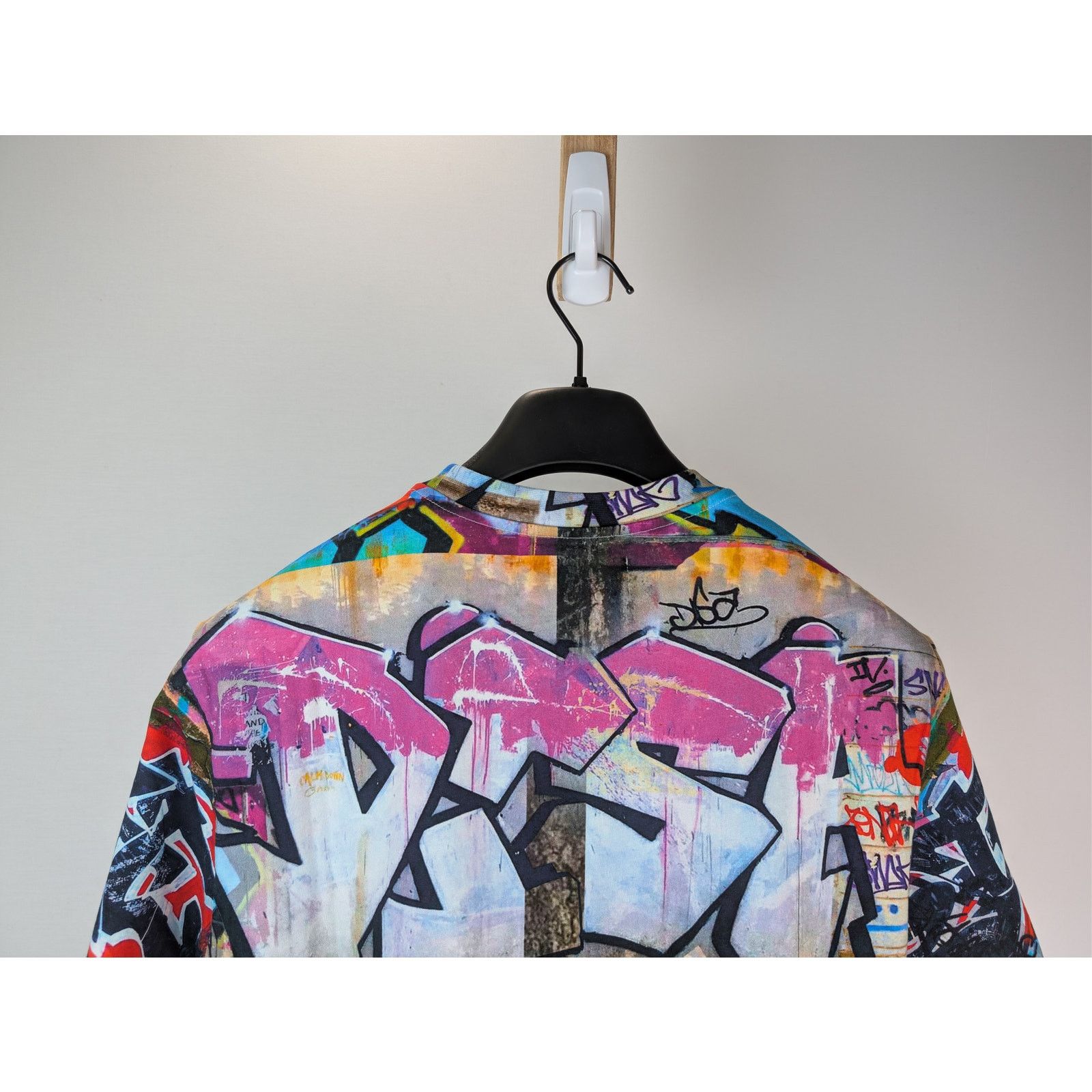 Vivienne Westwood o1rshd1 Classic Graffiti Print T-Shirt in Multiolor Size US S / EU 44-46 / 1 - 11 Thumbnail