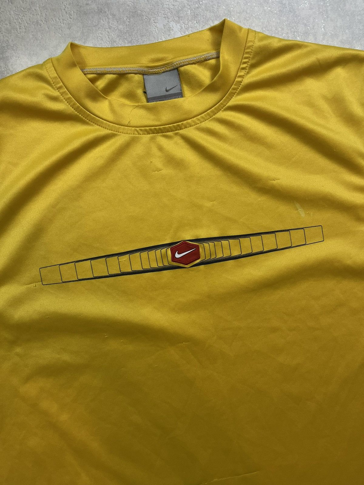Nike × Vintage 90s Nike Central Swoosh Vintage Y2K Retro Tee T-Shirt Size US S / EU 44-46 / 1 - 2 Thumbnail