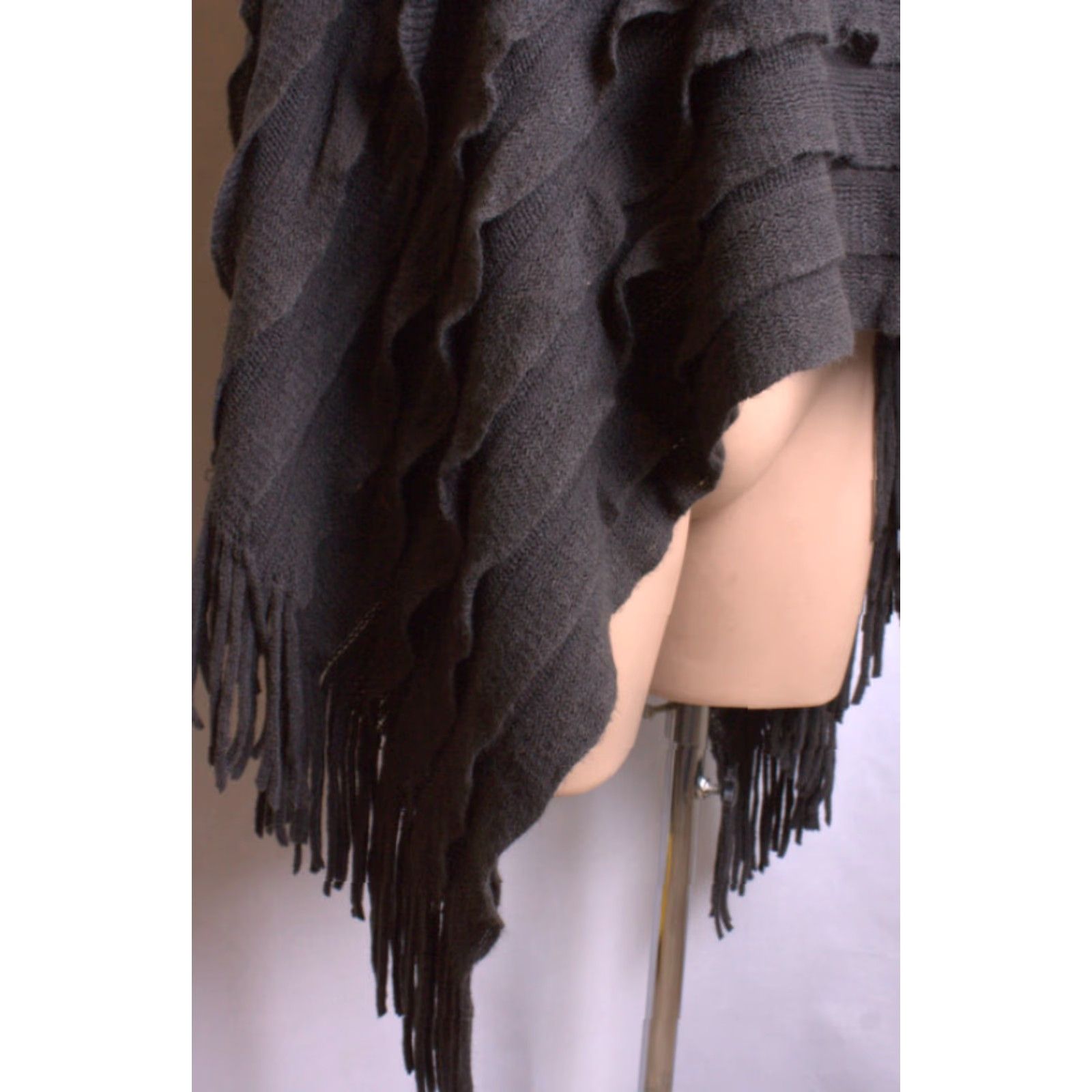 Vintage VINTAGE Max Edition Asymmetrical Poncho Charcoal Grey Tiered One Size Poncho Size ONE SIZE - 3 Thumbnail