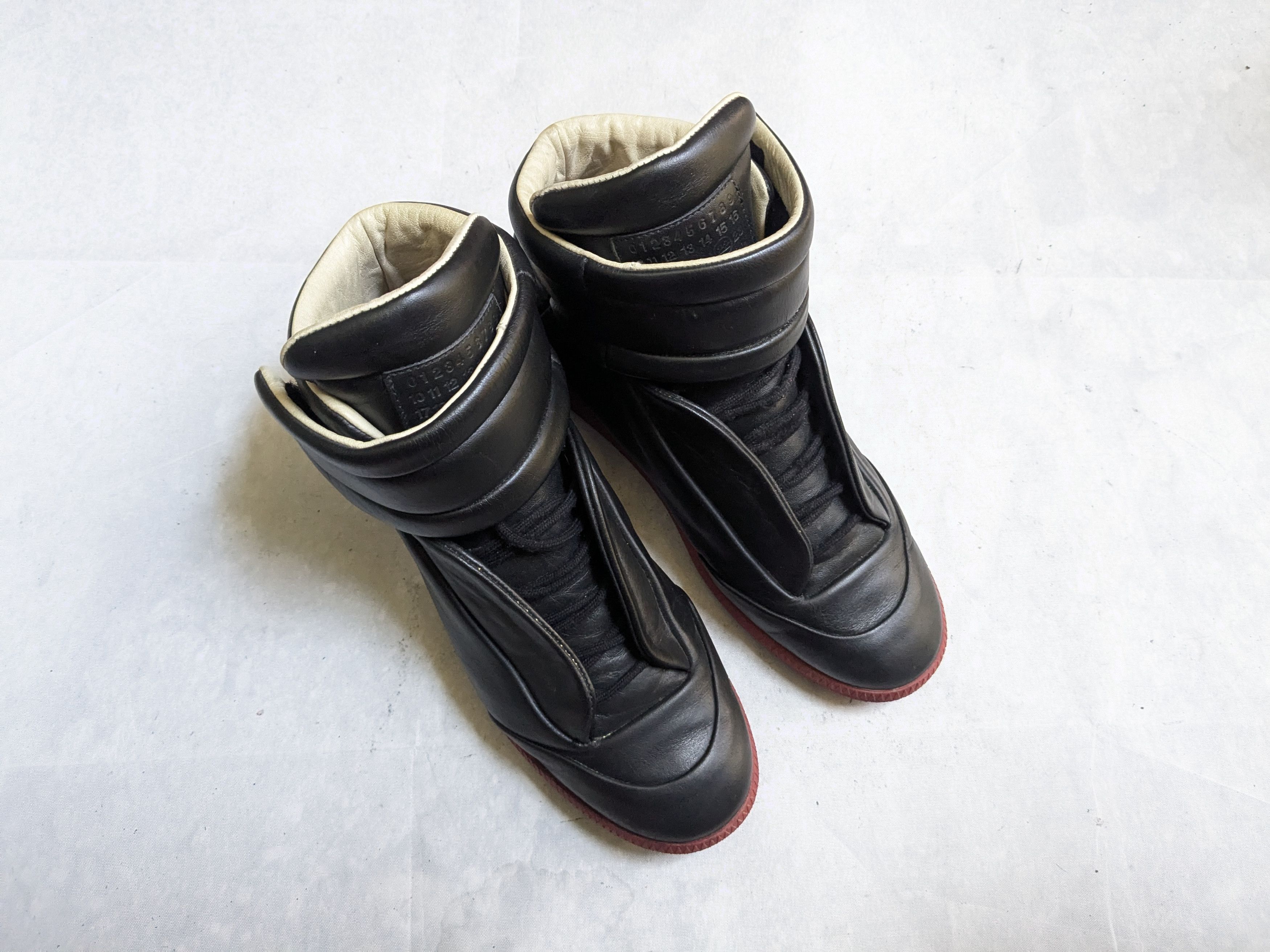 Maison Margiela Maison Margiela Future Sneakers Black Red 8 41 High Tops Size US 8 / EU 41 - 2 Thumbnail