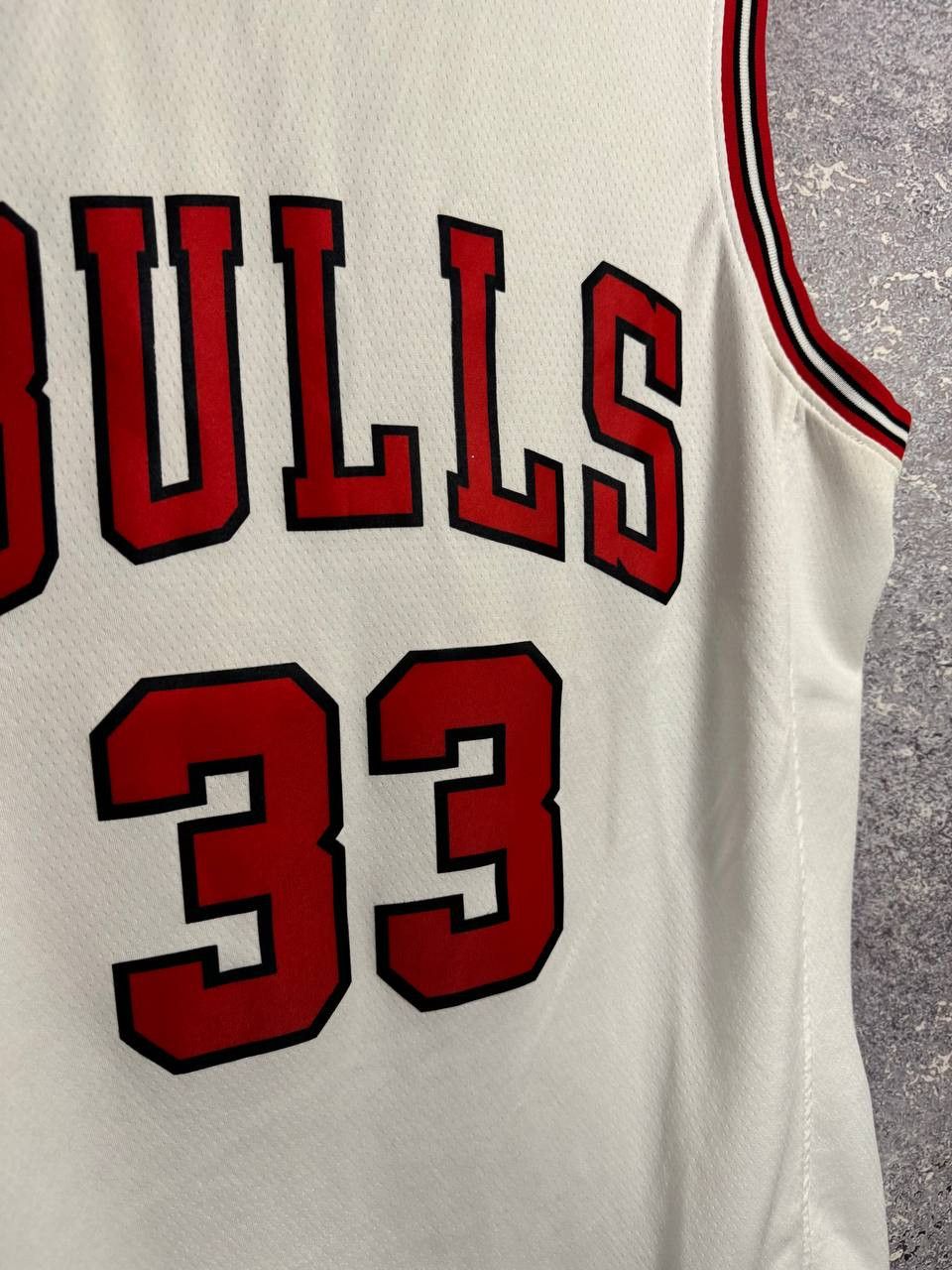 Vintage PIPPEN VINTAGE CHICAGO BULLS NBA JERSEY LARGE Size US L / EU 52-54 / 3 - 10 Thumbnail