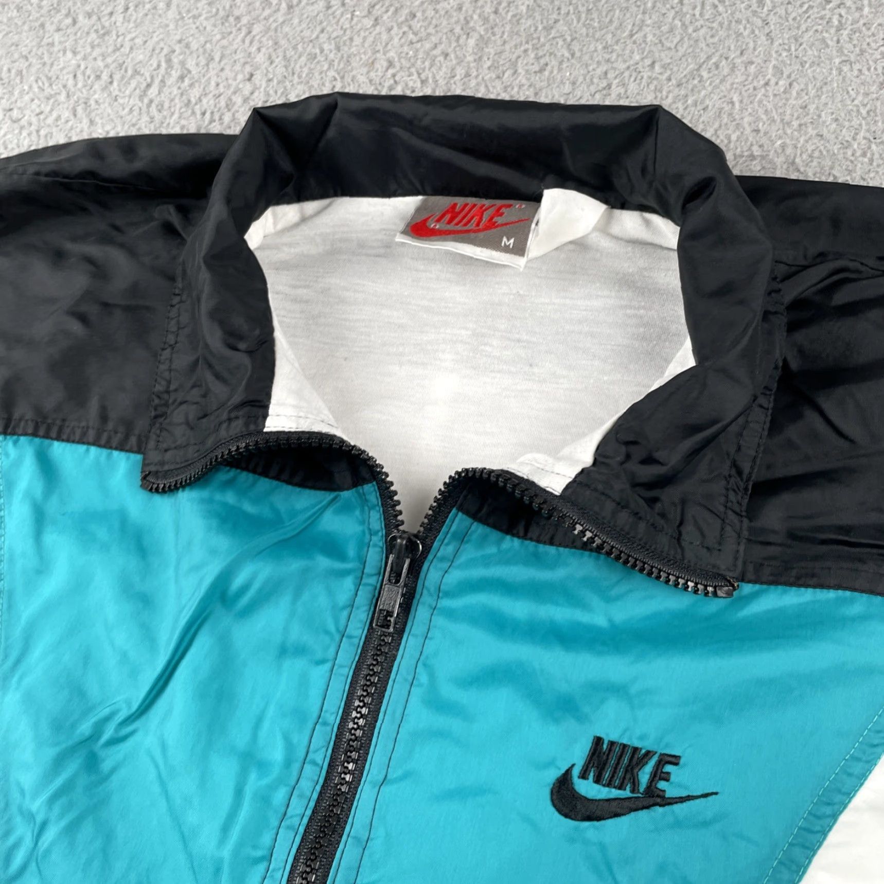 Nike VINTAGE Nike Windbreaker Jacket M Zip Black Turquoise USA 80s EUC Baseball Casual Mens Windbreaker Jacket Size US M / EU 48-50 / 2 - 5 Thumbnail