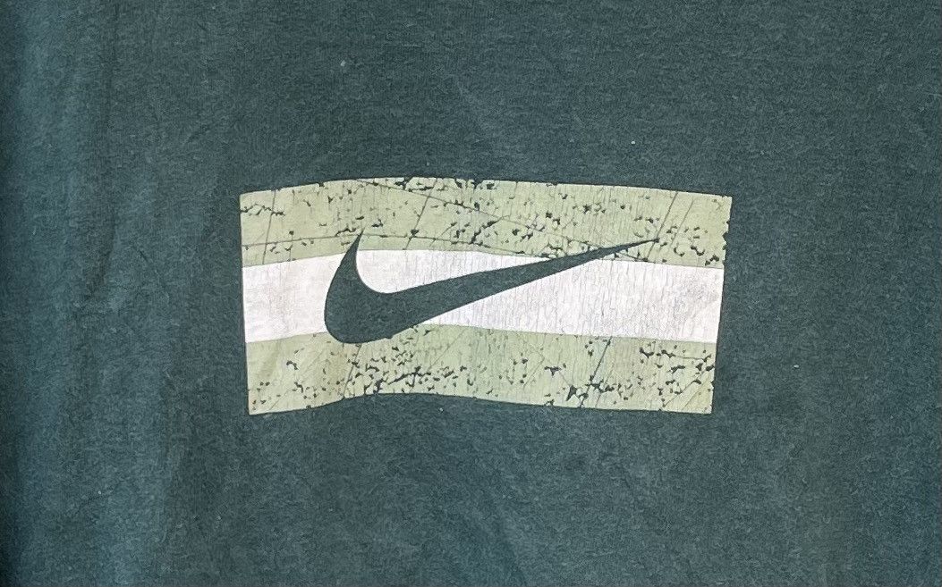 Nike Vintage 90s Nike White Tag Medium Swoosh Graphic T Shirt Size US XXL / EU 58 / 5 - 4 Thumbnail