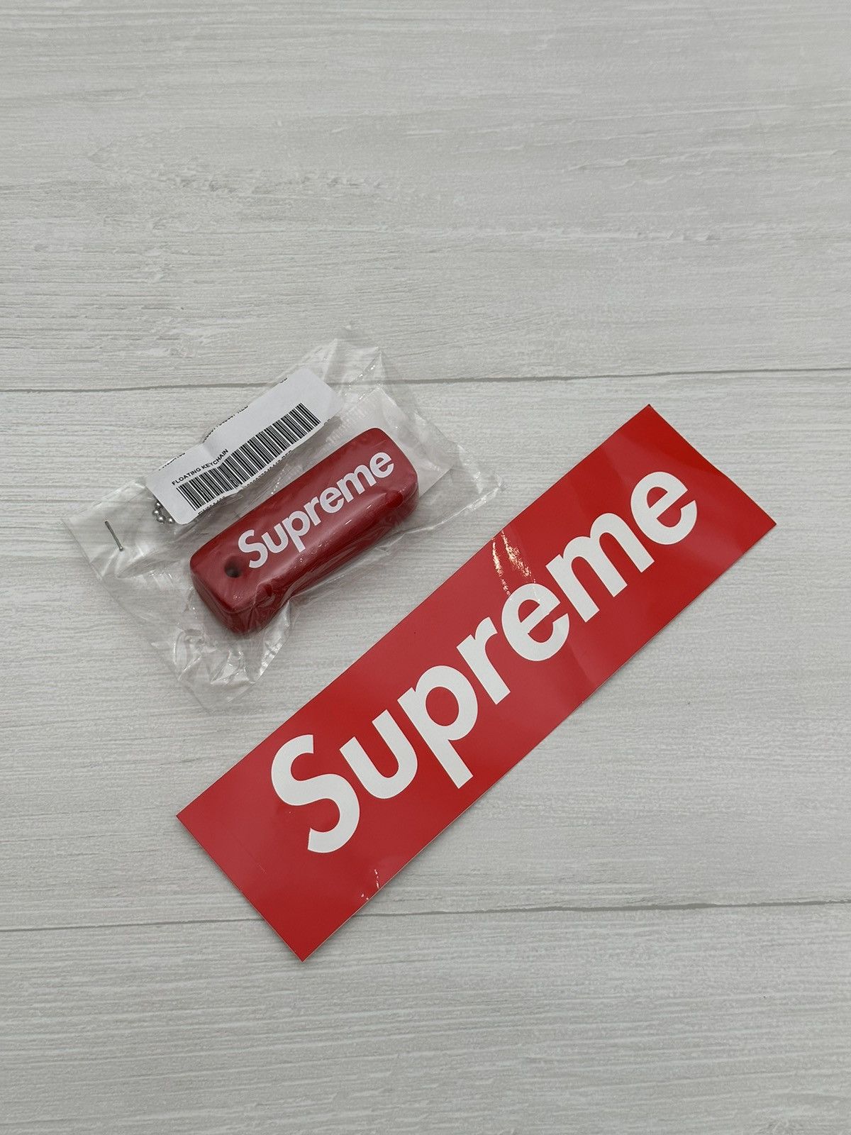 Supreme Floating Keychain 5本セット 期間限定ポイント5倍キャンペーン中!!] 新品 シュプリーム SUPREME