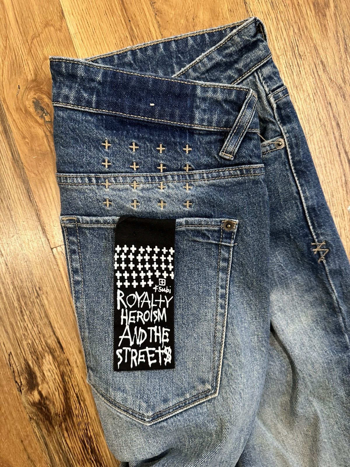 Ksubi Ksubi Knee Distress Dark Blue Denim Jeans Size 31 Size US 31 - 4 Thumbnail