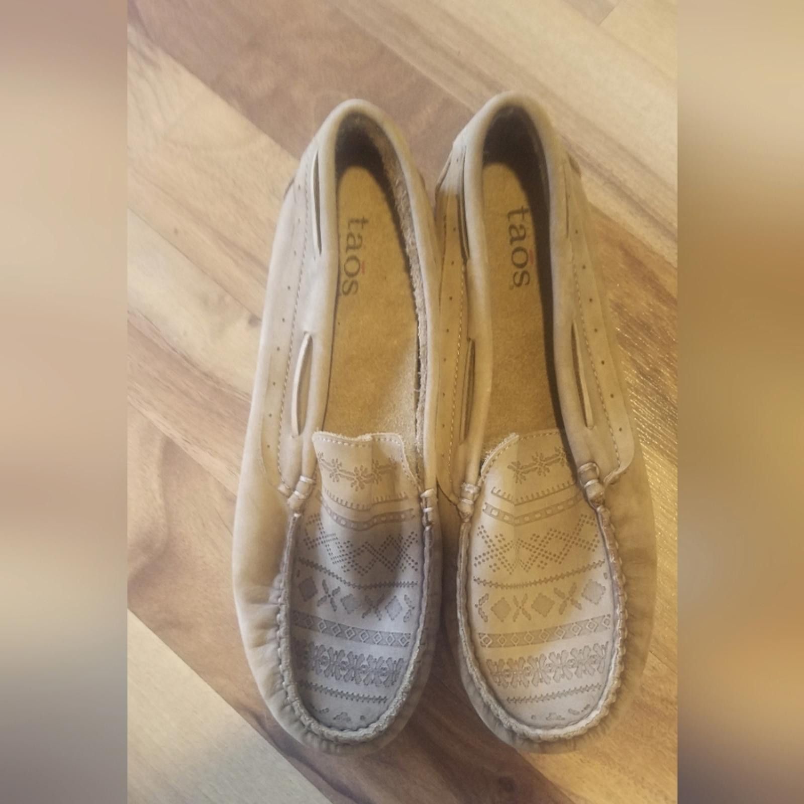 Designer Taos Footwear Women's Brown Moccasins 38 7-7 1/2 Size US 7 / IT 37 - 1 Thumbnail