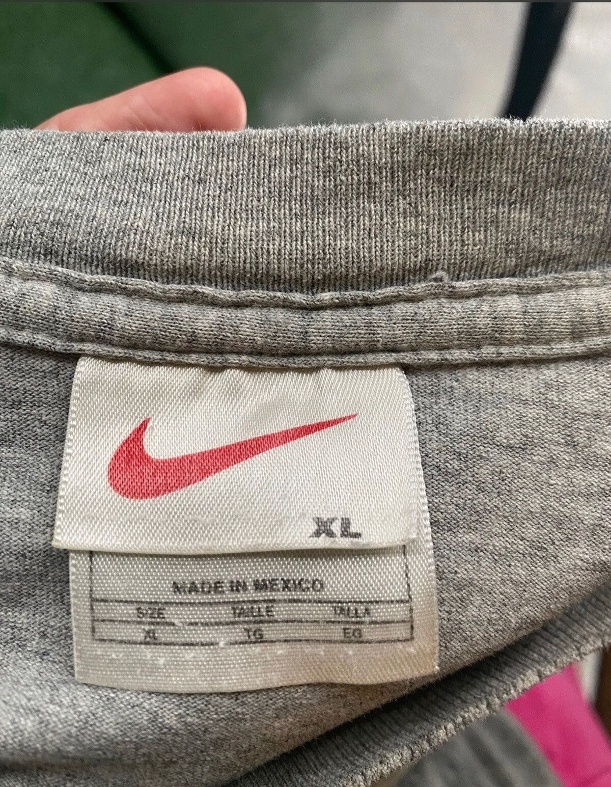 Nike VTG 90’s Nike Georgia State Basketball Distressed T-Shirt Size US XL / EU 56 / 4 - 3 Thumbnail