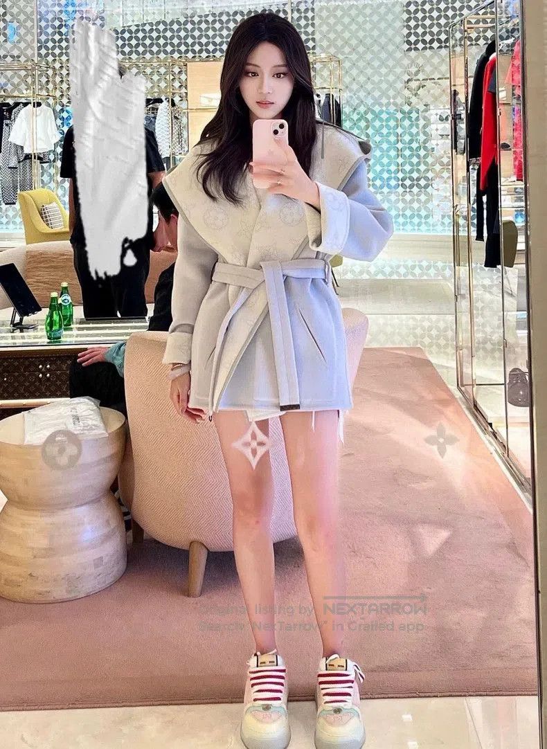 Louis Vuitton LV Gray Short Hooded Long Sleeve Coat . Size M / US 6-8 / IT 42-44 - 7 Thumbnail