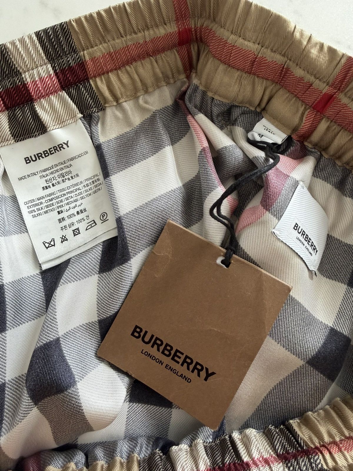 Burberry Burberry Check Silk shorts Size US 32 / EU 48 - 3 Thumbnail