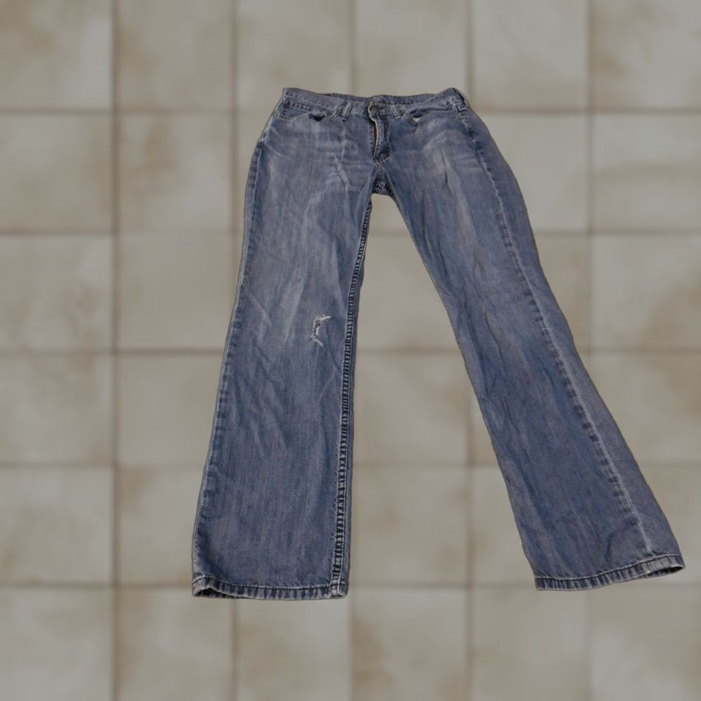Levi's **Levi's 514 Men's Blue Straight Leg Distressed Jeans W34 L32** User: Levi's 514 Men's Blue Straight Leg Distressed Jeans W34 L32 Size US 34 / EU 50 - 1 Thumbnail