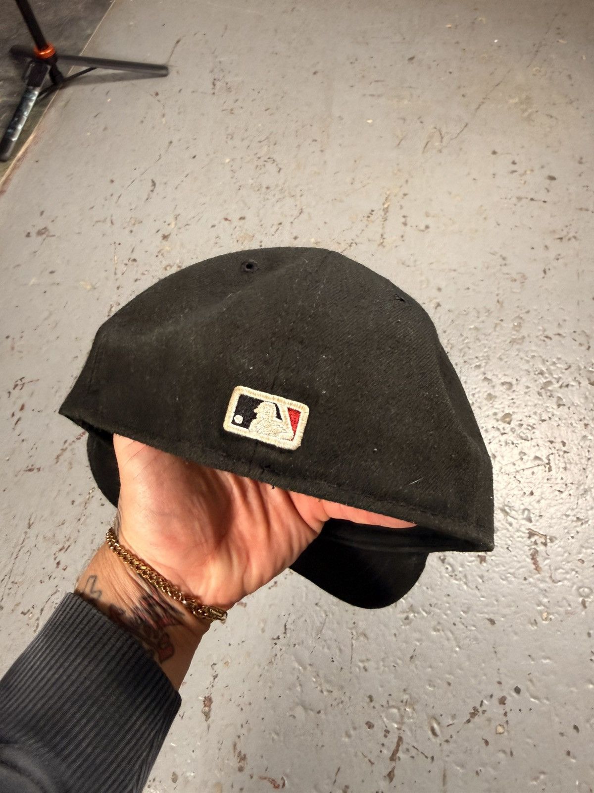 New Era Black Pirates Fitted Hat Size 7 Size ONE SIZE - 8 Thumbnail