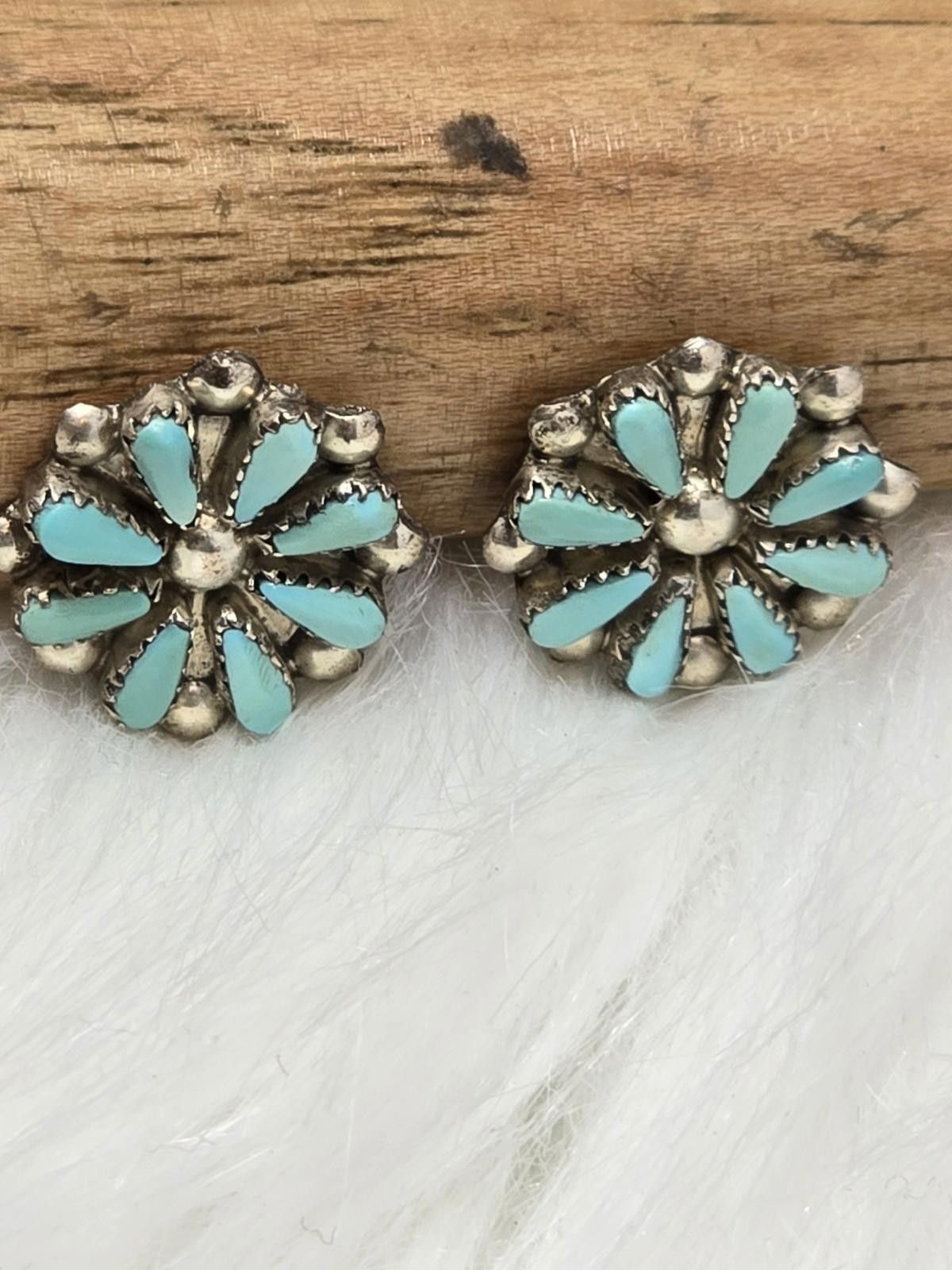 Other Vintage Zuni 925 Silver Turquoise Petit Point Earrings Size ONE SIZE - 1 Thumbnail