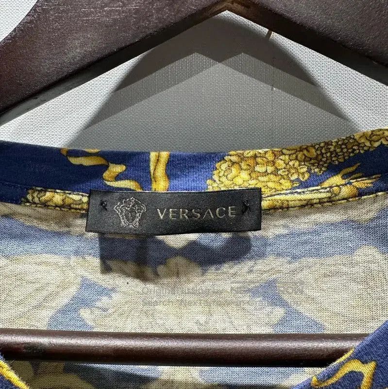 Versace Versace Casual Men's T-Shirt in Khaki . Size US M / EU 48-50 / 2 - 3 Thumbnail