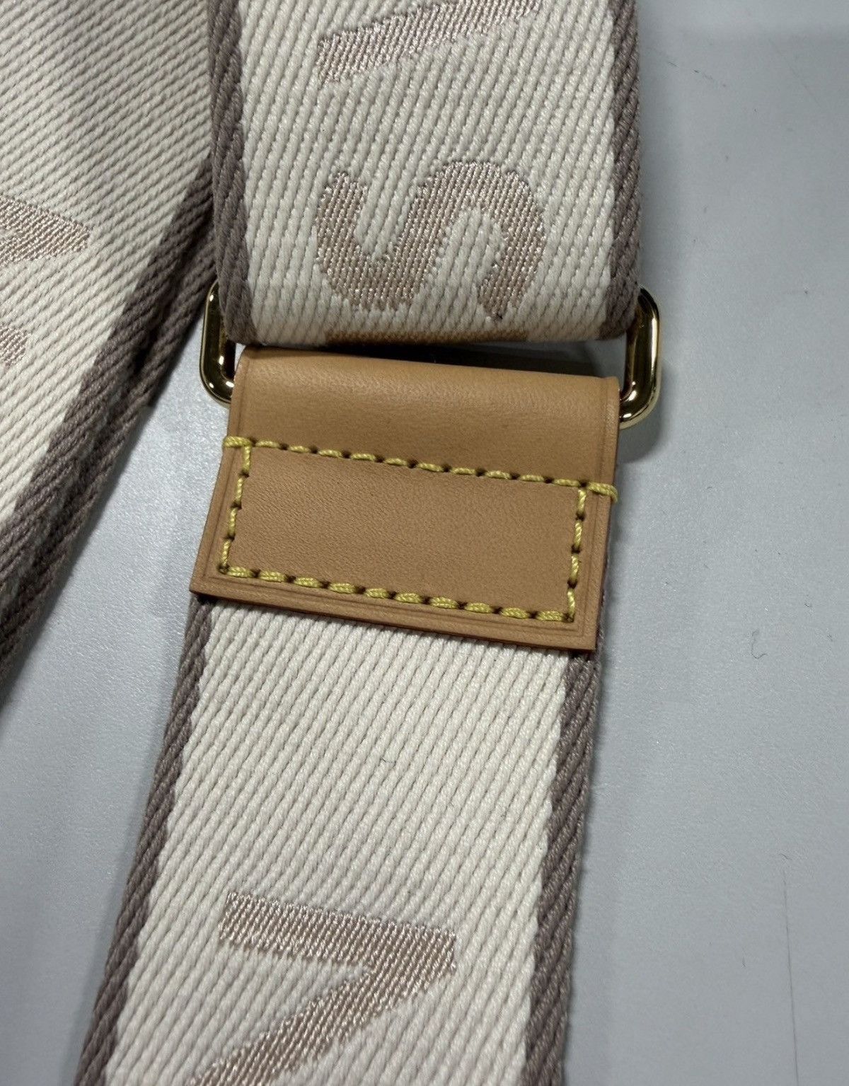 Louis Vuitton Louis Vuitton Shoulder Strap NEW 750$ Size ONE SIZE - 5 Thumbnail