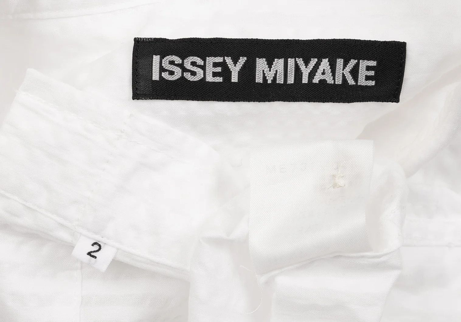 Issey Miyake Long Sleeve 3D Stripe Shirt in White Size US M / EU 48-50 / 2 - 19 Thumbnail