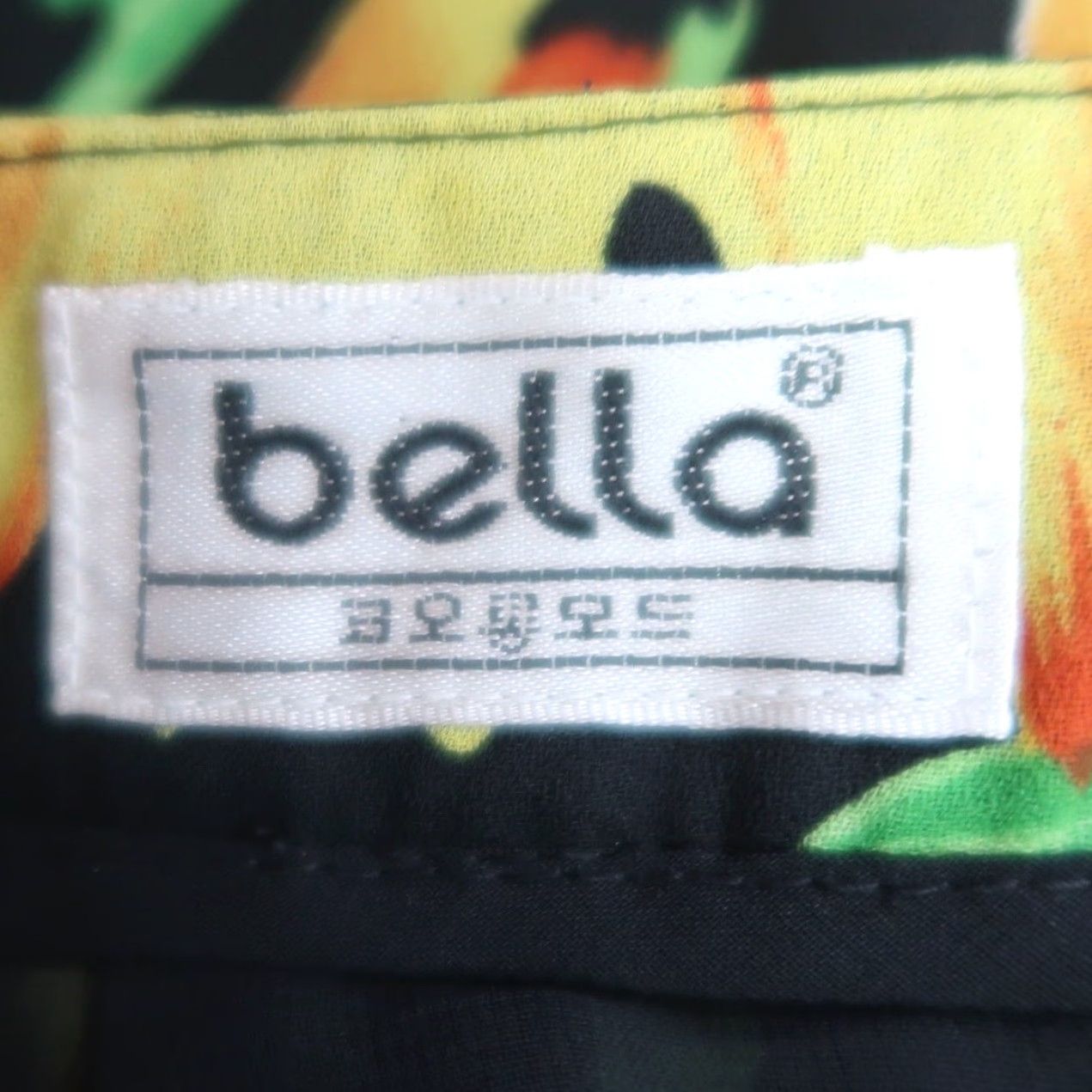 Sunflower VINTAGE 90s Black and Yellow Sunflower Floral High Rise Bermuda Shorts S Women BMI? Size 28" / US 6 / IT 42 - 4 Thumbnail