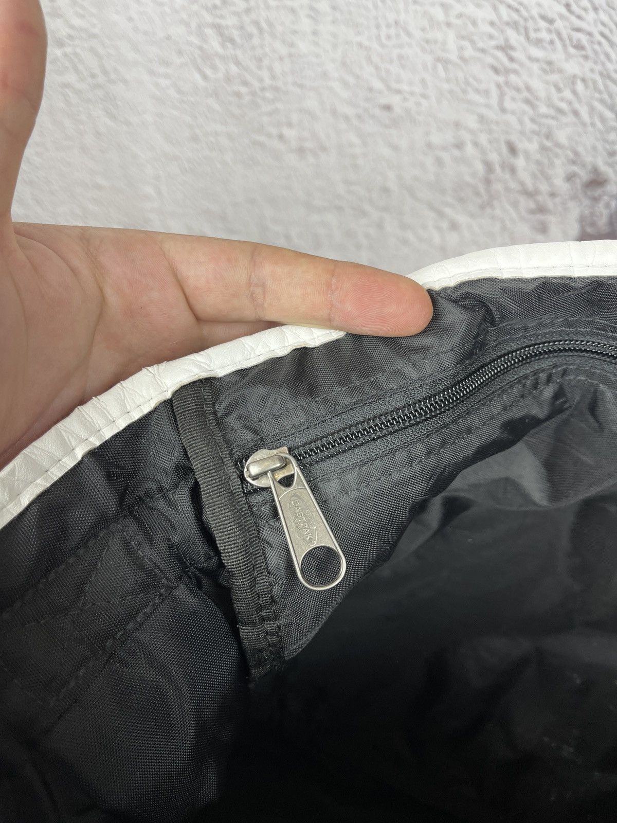 Eastpak Eastpak Delegate vintage logo blue navy crossbody bag Size ONE SIZE - 15 Thumbnail