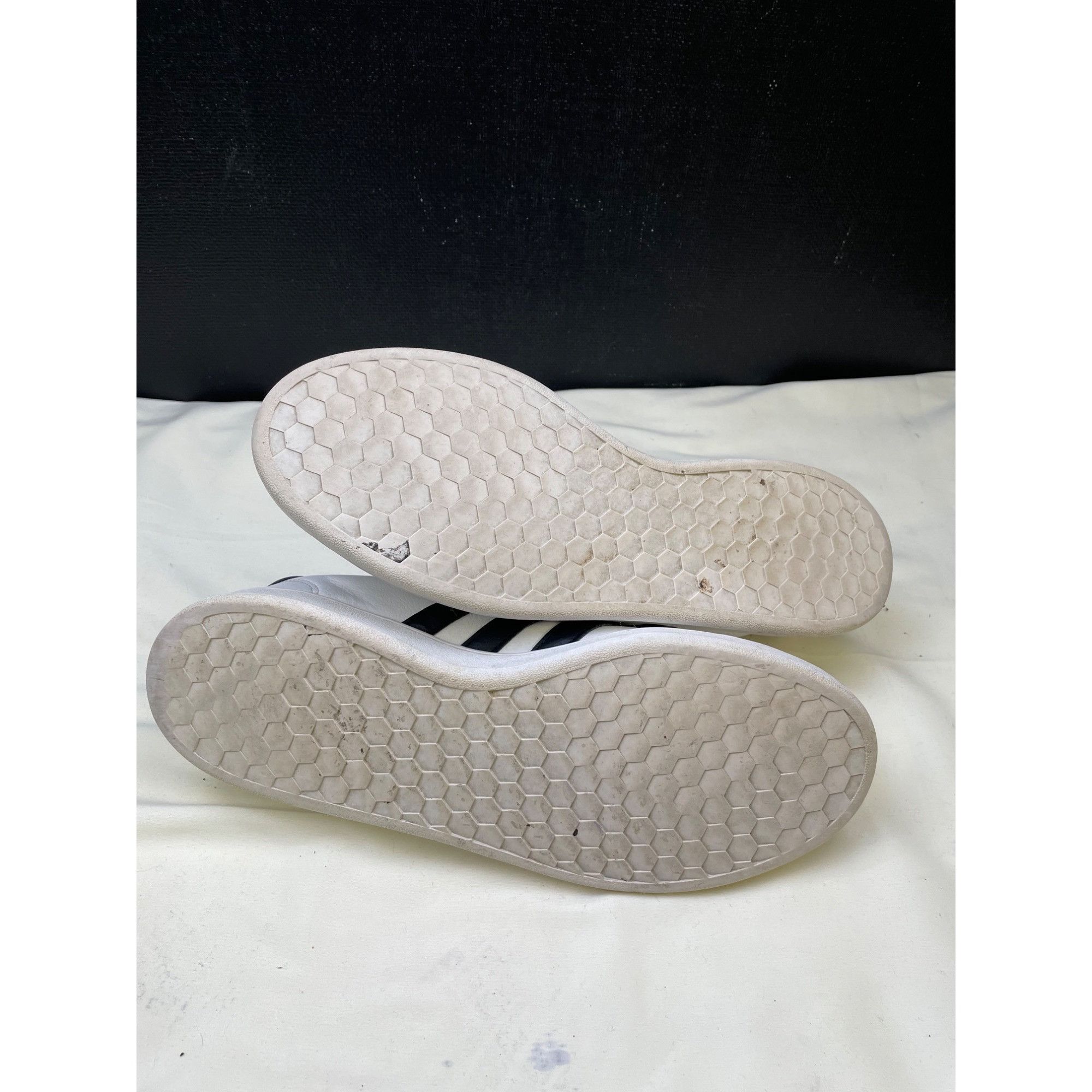 Adidas Adidas Mens White Black Sneakers Shoes SIze 11.5 SKU 6821 Size US 11.5 / EU 44-45 - 5 Thumbnail