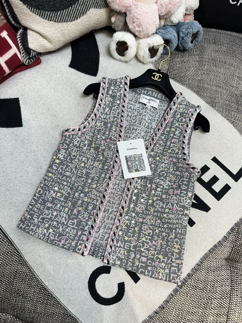 Chanel Chanel 24C show gray color beaded letter logo diamond roll Size XS / US 0-2 / IT 36-38 - 2 Thumbnail