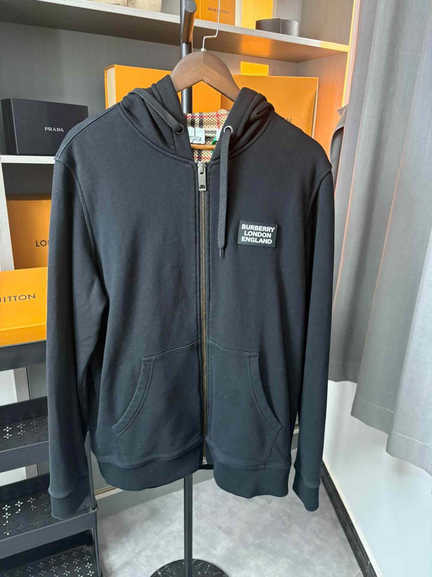 Burberry Burberry Black Hoodie L Men Size US L / EU 52-54 / 3 - 1 Thumbnail