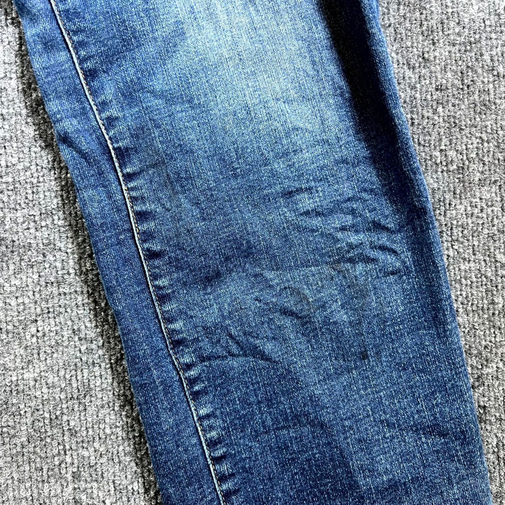 American Eagle Outfitters American Eagle Outfitters Jeans Men 32x30 Blue Denim Medium Wash Straight Leg / 5-Pocket Design / Button Closure / Regular Fit Size US 32 / EU 48 - 6 Thumbnail