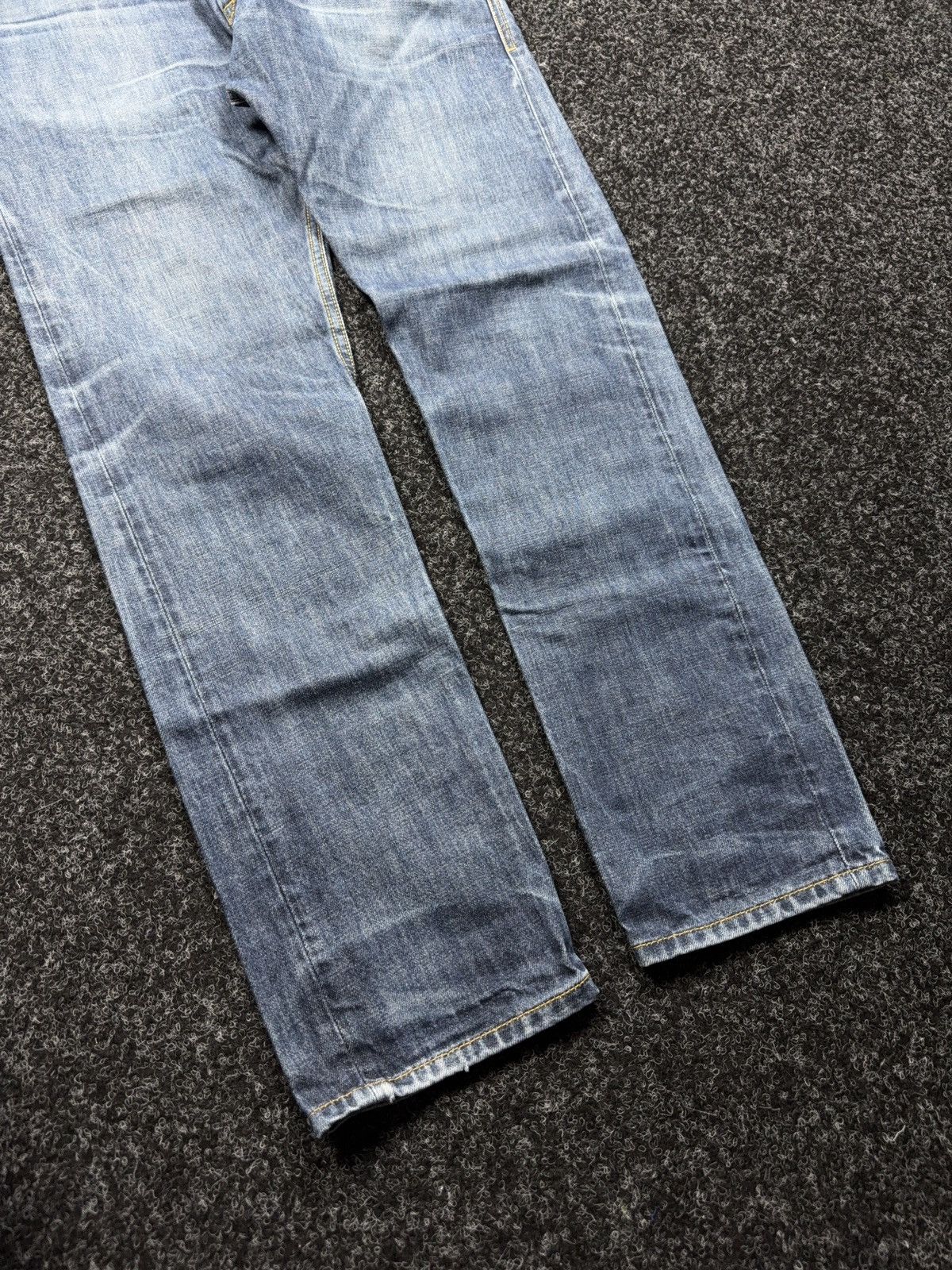 Diesel 00s Diesel Distressed Tepphar Slim Carrot Light Wash Jeans Size US 34 / EU 50 - 4 Thumbnail