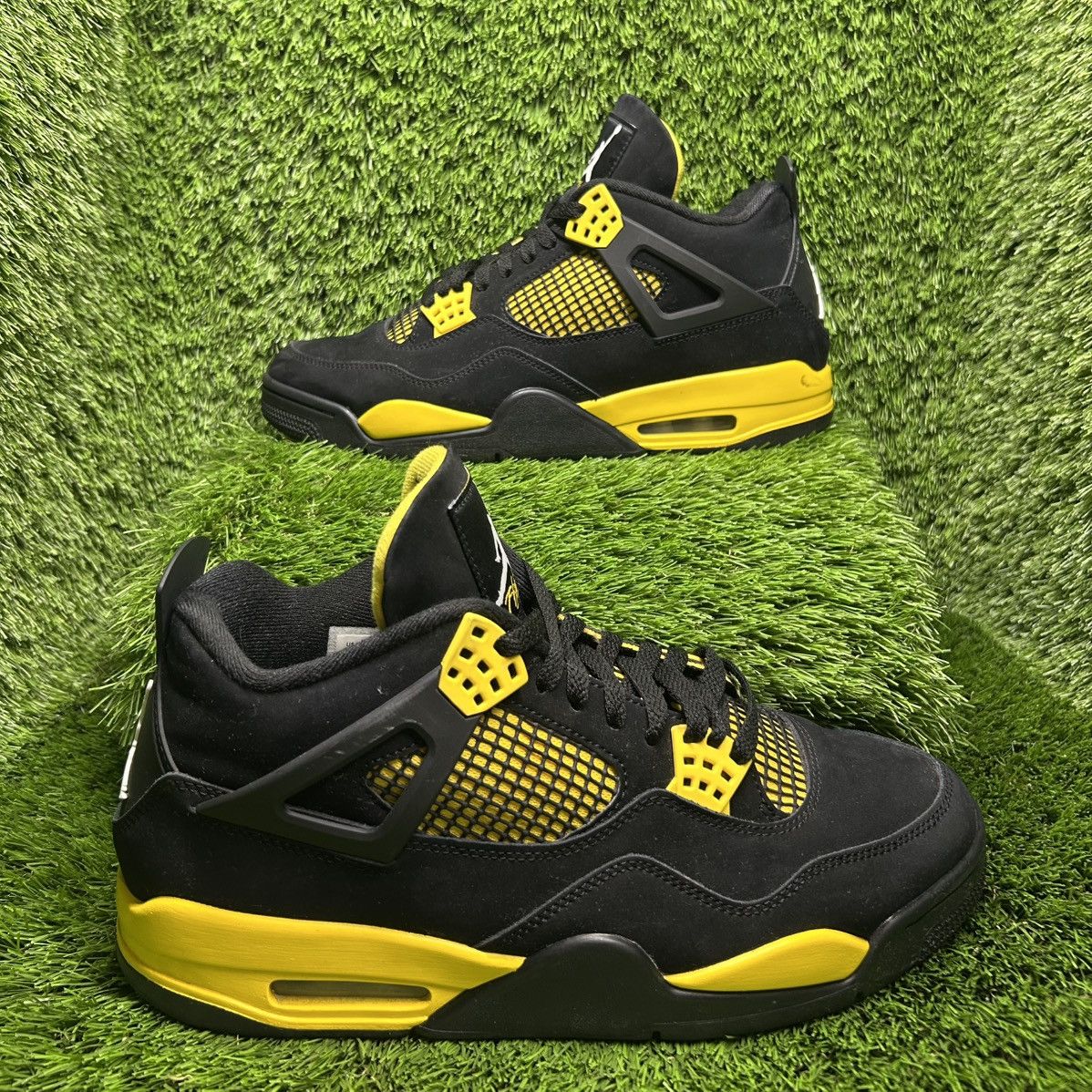 Jordan Brand Jordan 4 “Thunder” (Size 10.5) Size US 10.5 / EU 43-44 - 1 Thumbnail