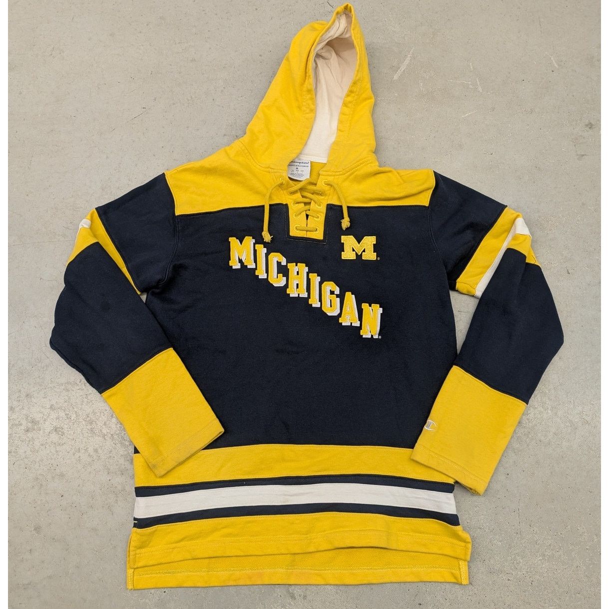Champion × NCAA Champion Michigan University Hockey Hoodie Sweater Size US M / EU 48-50 / 2 - 1 Thumbnail