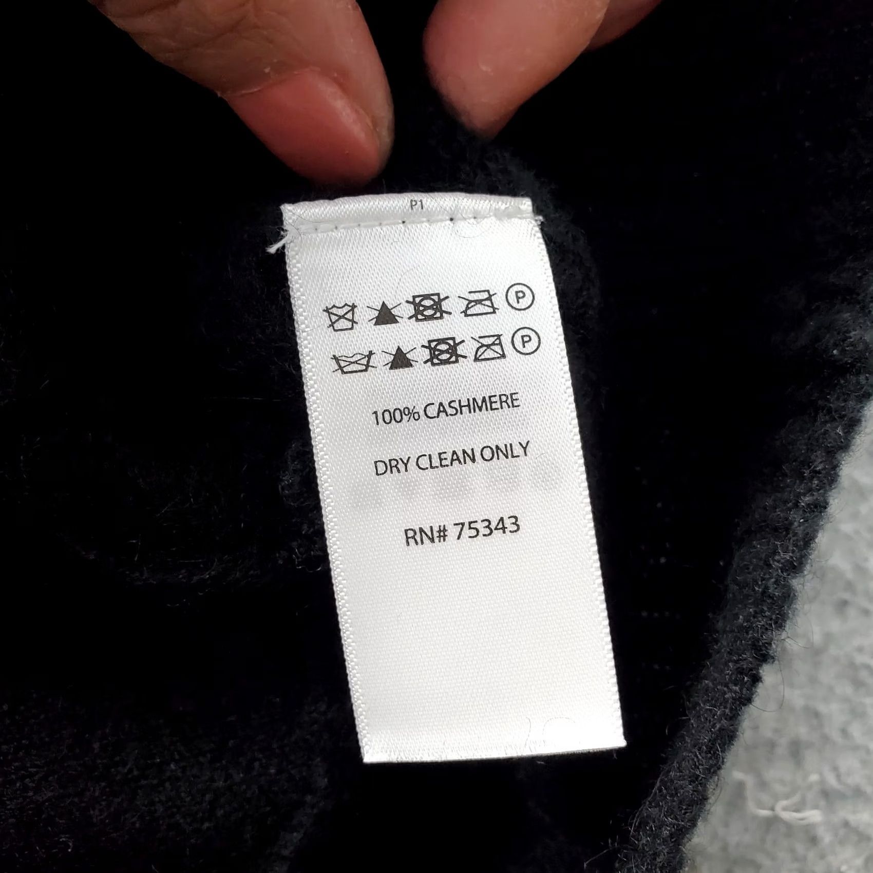 Vintage Max Studio Sweater Women XS Black 2 Ply Cashmere Pocket Long Sleeve Turtle Neck Size XS / US 0-2 / IT 36-38 - 7 Thumbnail