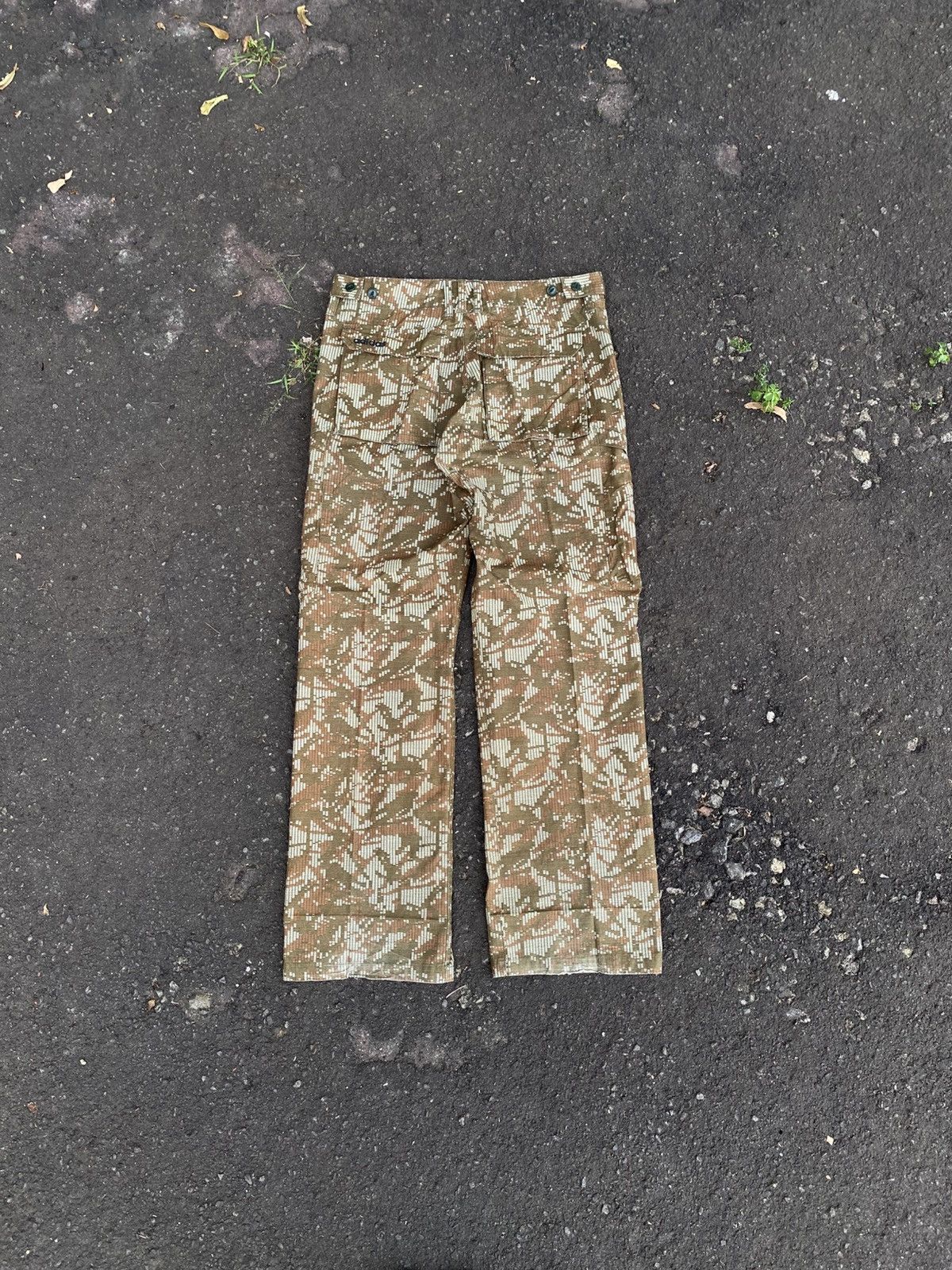 Adidas 00s Vintage Adidas Digital Camouflage Cargo Pant Size US 32 / EU 48 - 1 Thumbnail