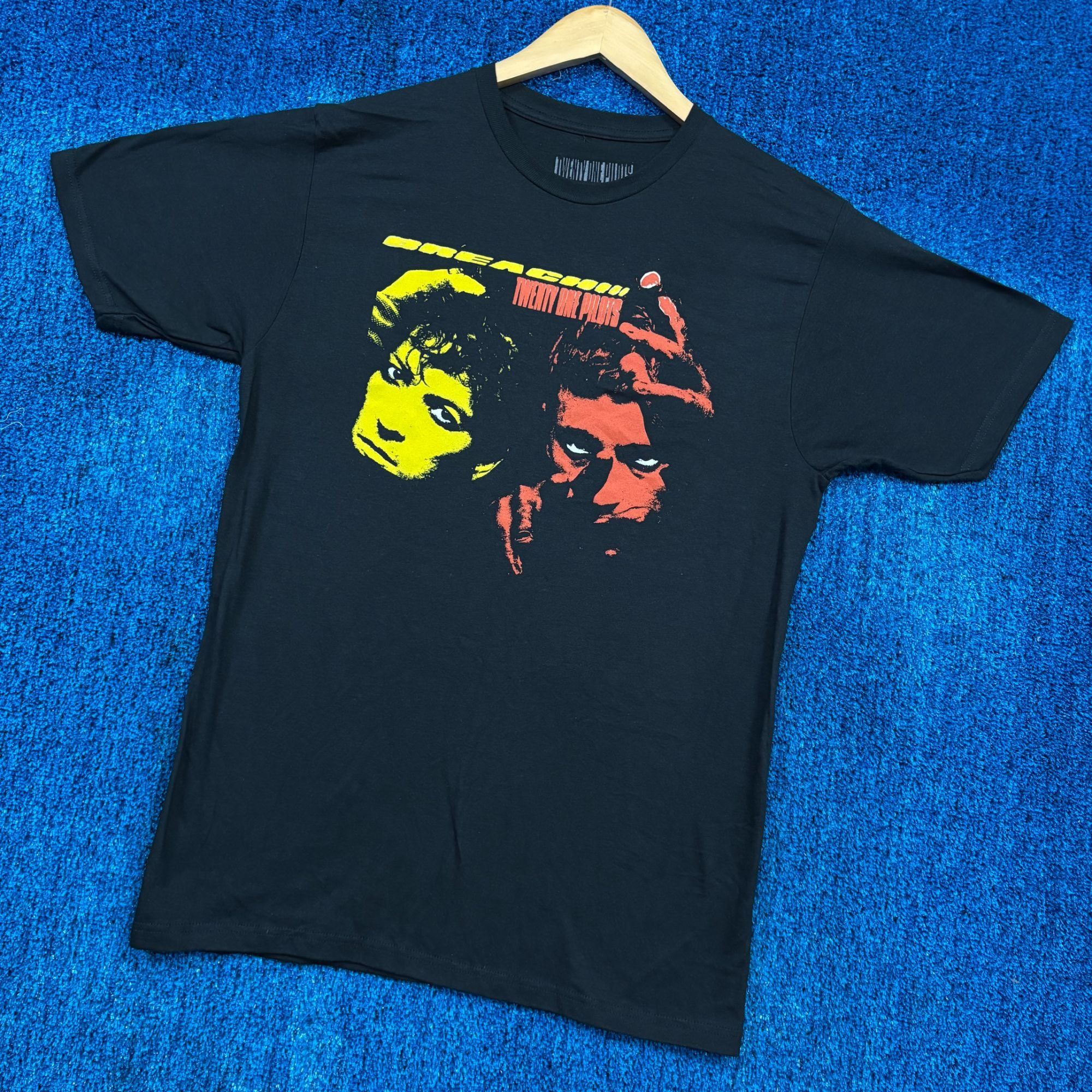Band Tees Twenty One Pilots Breach Red & Yellow Group Poster Duo Tee M Size US M / EU 48-50 / 2 - 3 Thumbnail
