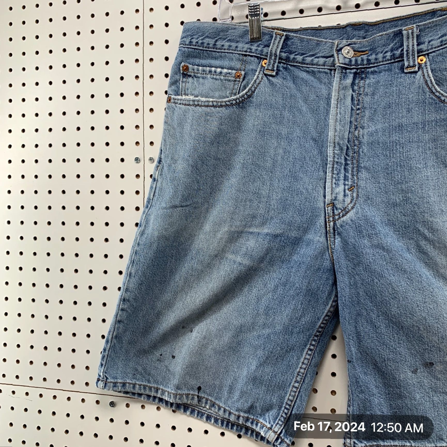 Levi's VINTAGE Levi's 505 Denim Shorts Men 38x10 Light Wash Bermuda Distressed Relaxed Fit Size US 38 / EU 54 - 3 Thumbnail