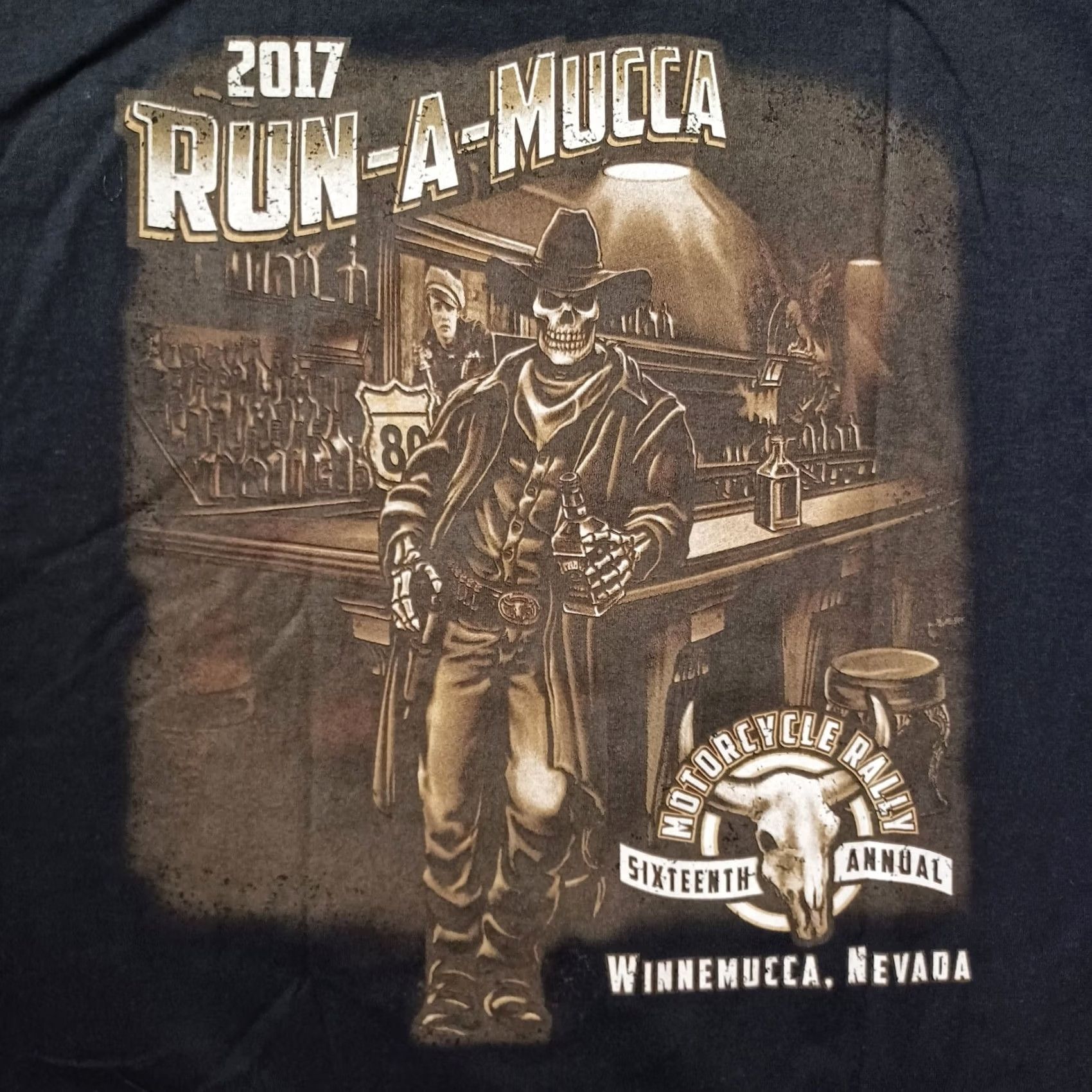 Gildan VINTAGE Motorcycle Rally T Shirt Men XL Black Double Side Run A Mucca Graphic Skull 2017 Size US XL / EU 56 / 4 - 2 Thumbnail