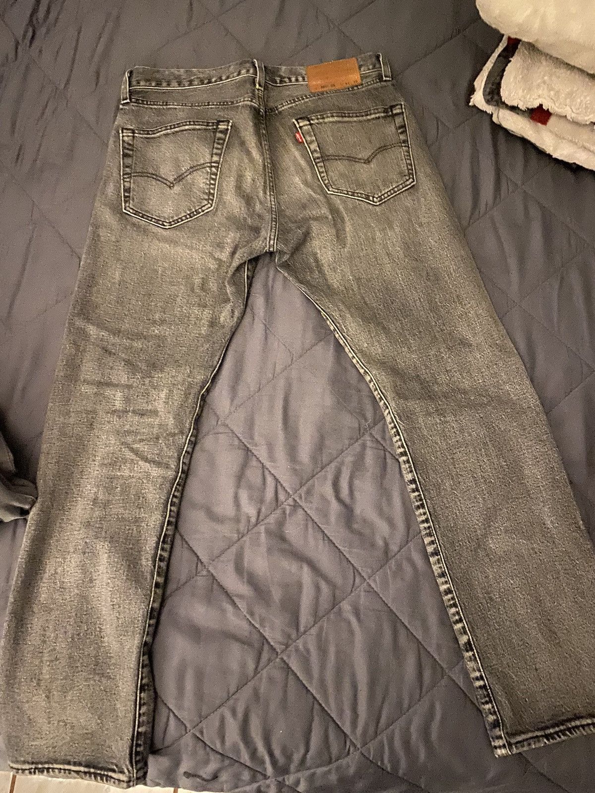 Levi's Levi’s Straight Fit Black Light Washed 501’s Size US 31 - 2 Thumbnail